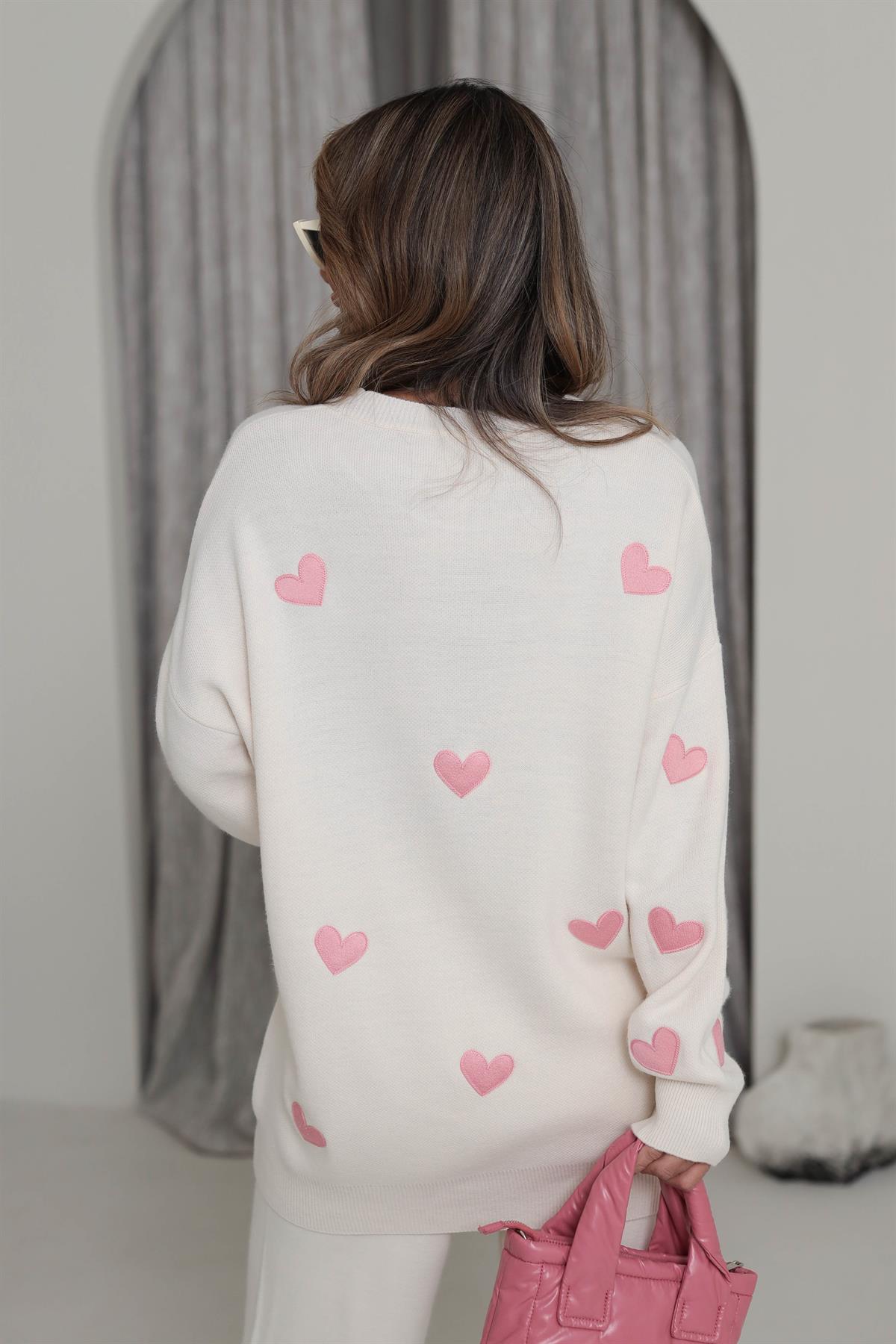 1173 Kalp Nakışlı Kazak