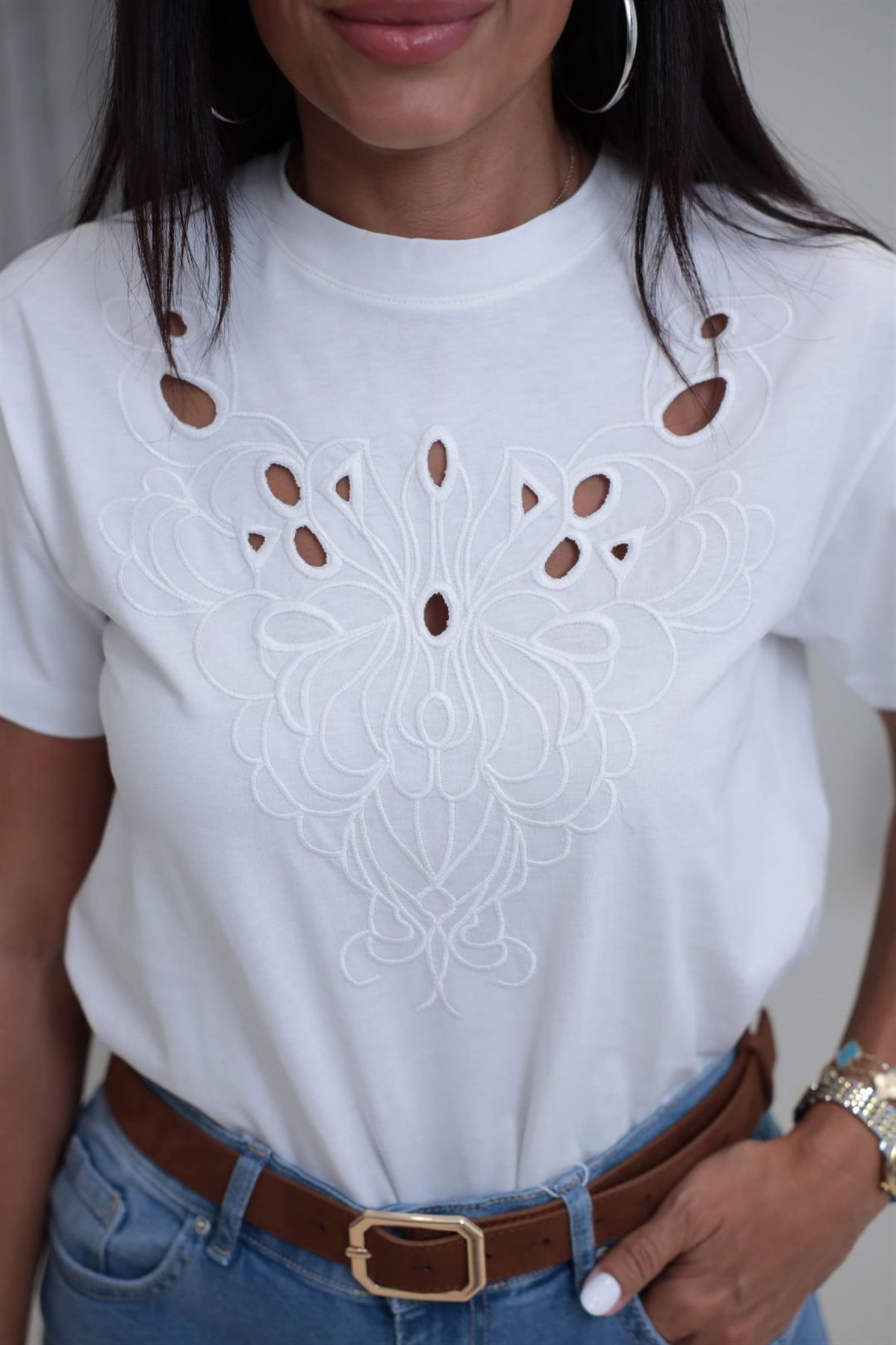 1102 Nakış Detaylı Tshirt BEYAZ