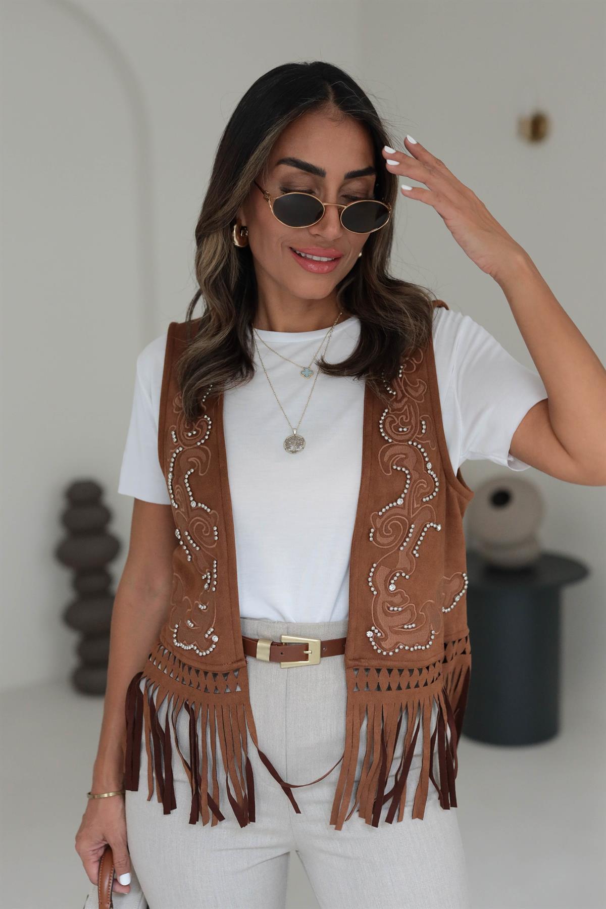 5063 Nakışlı Taşlı Süet Yelek