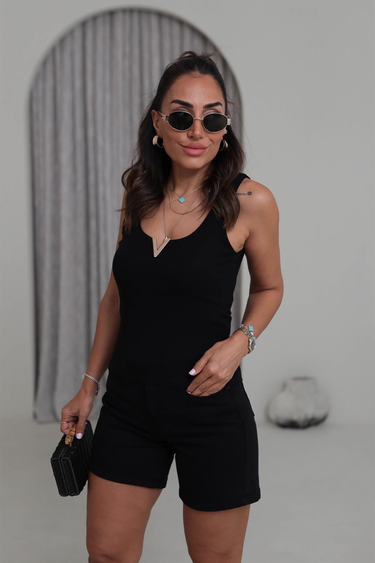 6143Y Pamuklu V Gold Detaylı Atlet SİYAH