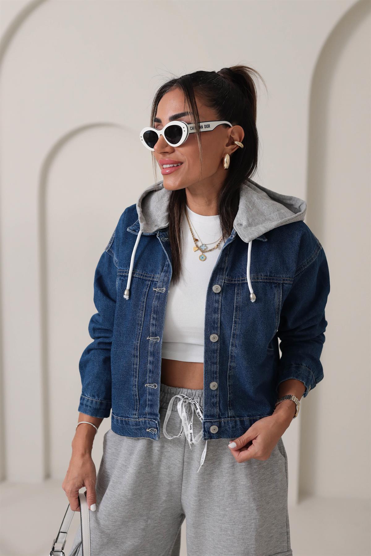 3473 Arkası Düğmeli Gri Kapşonlu Kot Ceket