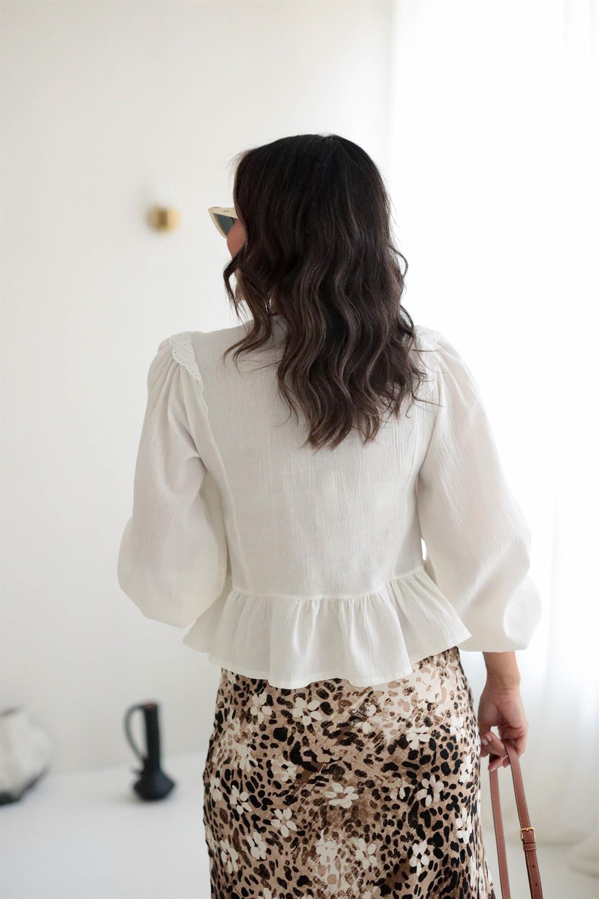 5137 Kolları Lastikli Önden Düğmeli Bluz