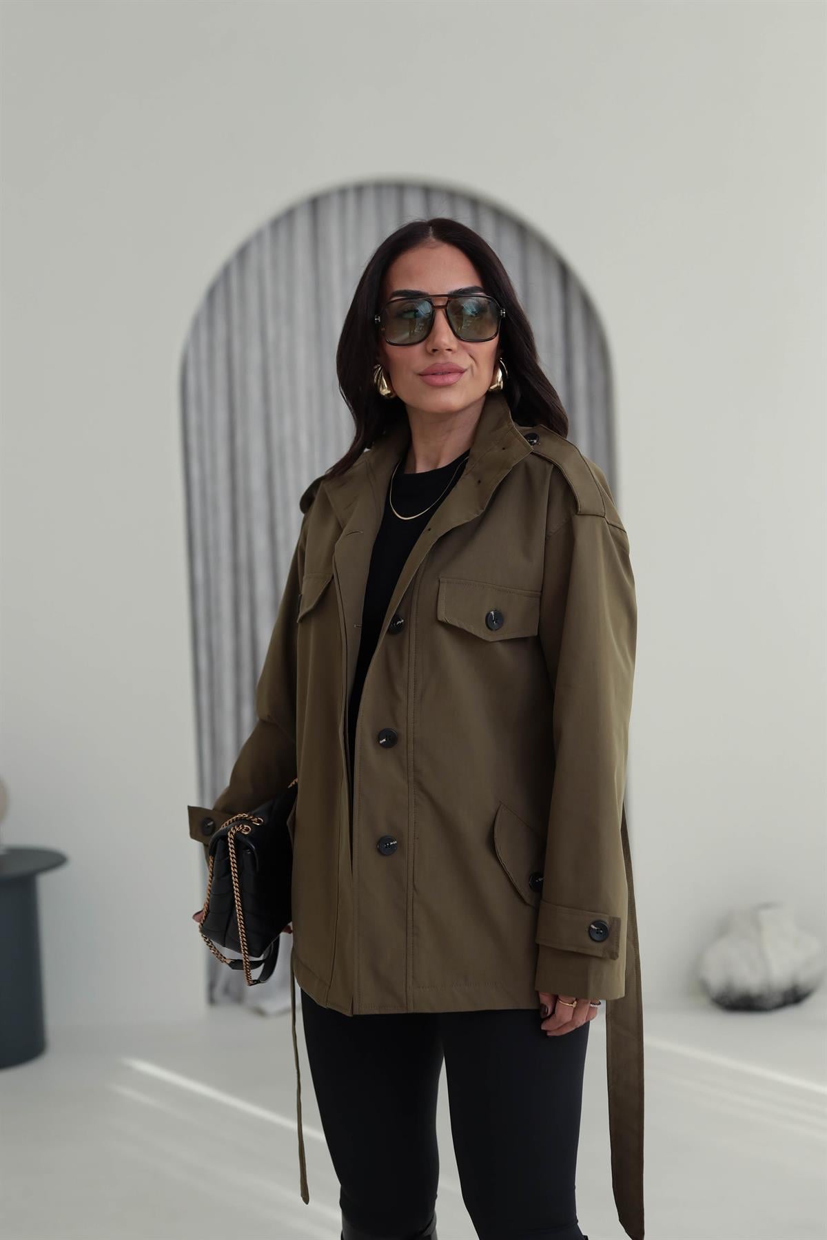 6798 Dik Yaka Cep Detaylı Kuşaklı Mevsimik Trençkot HAKİ YEŞİL