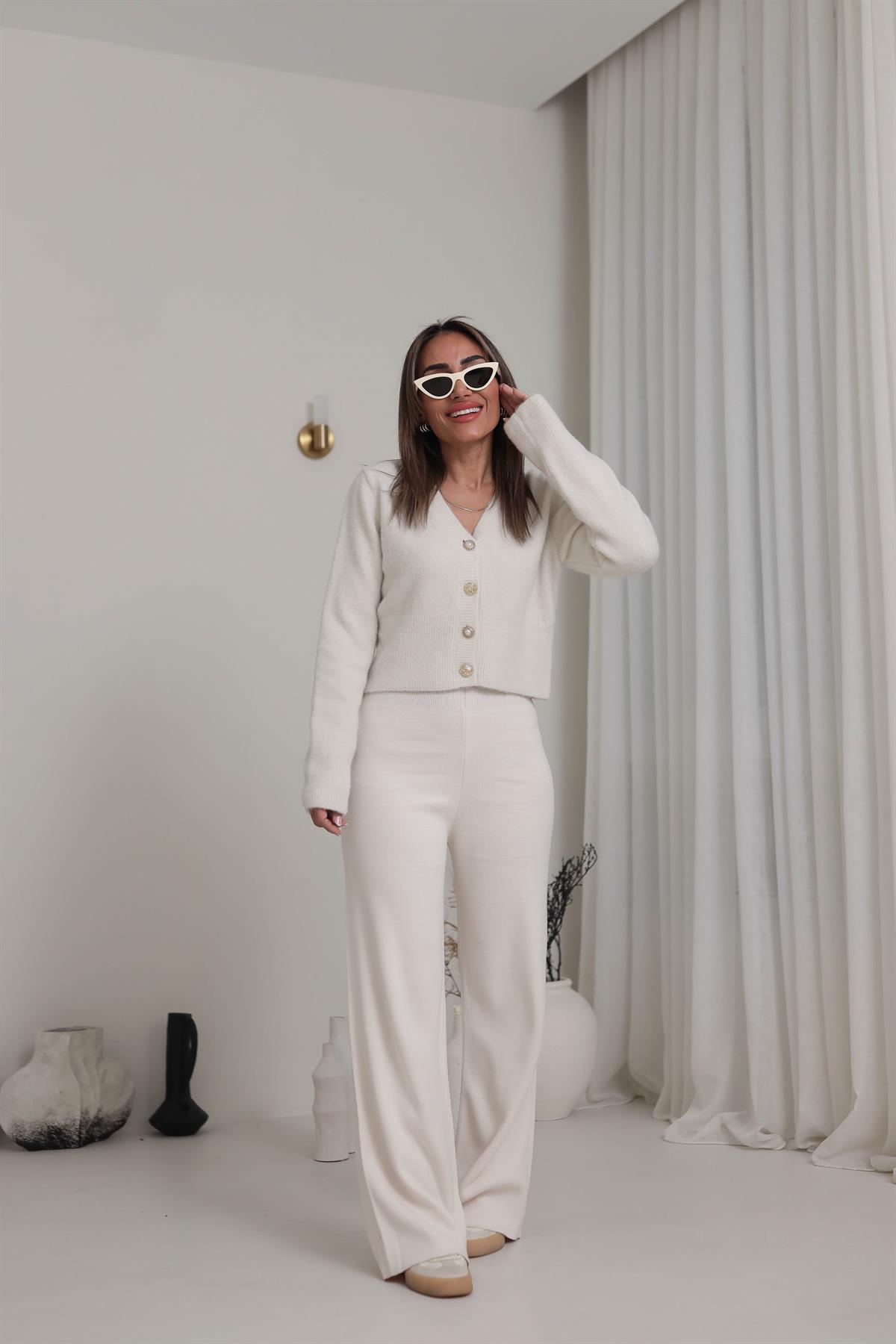 0273 V Yaka Gold Düğme Detaylı Hırka BEJ