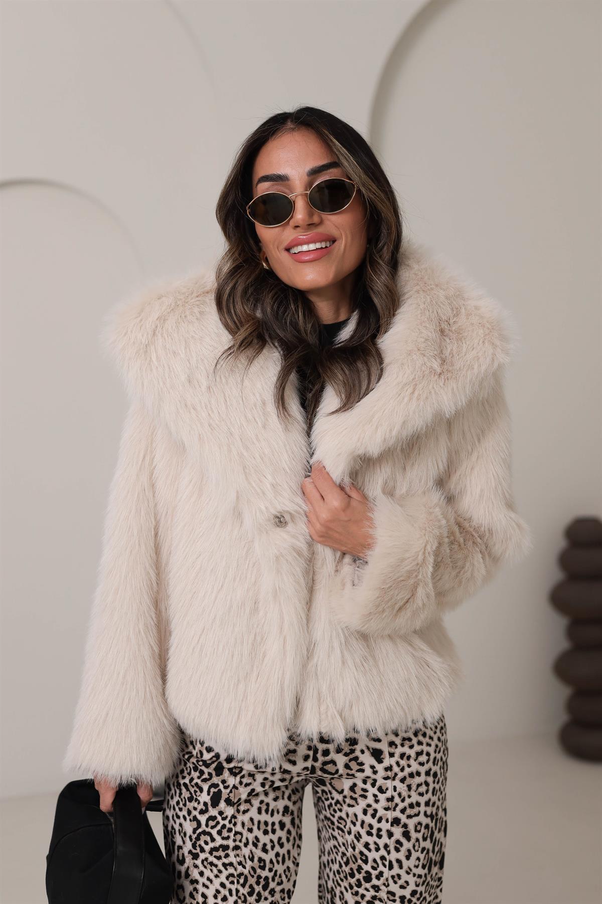 2429 Ara Boy Yakalı Kürk EKRU