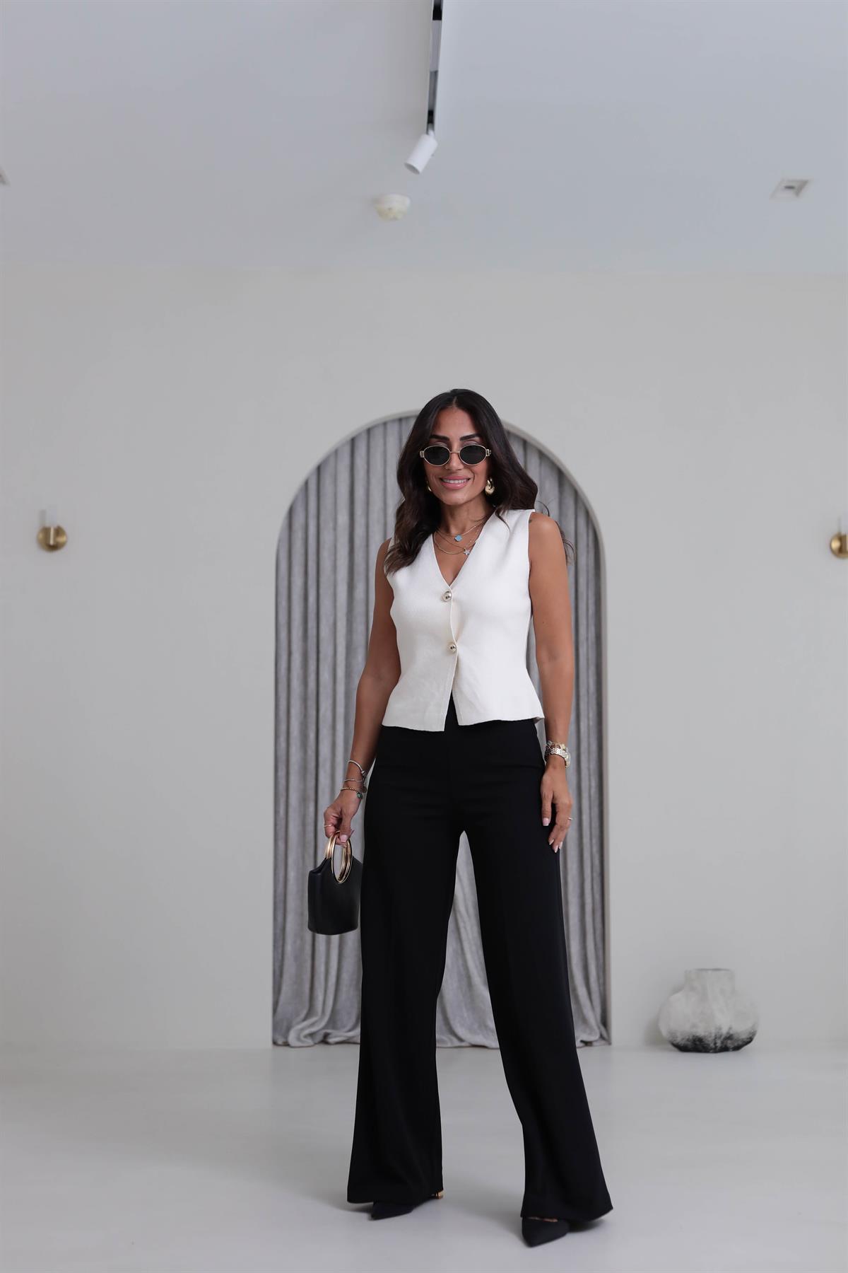 Y003 Büyük Gold Düğmeli Triko Yelek KREM