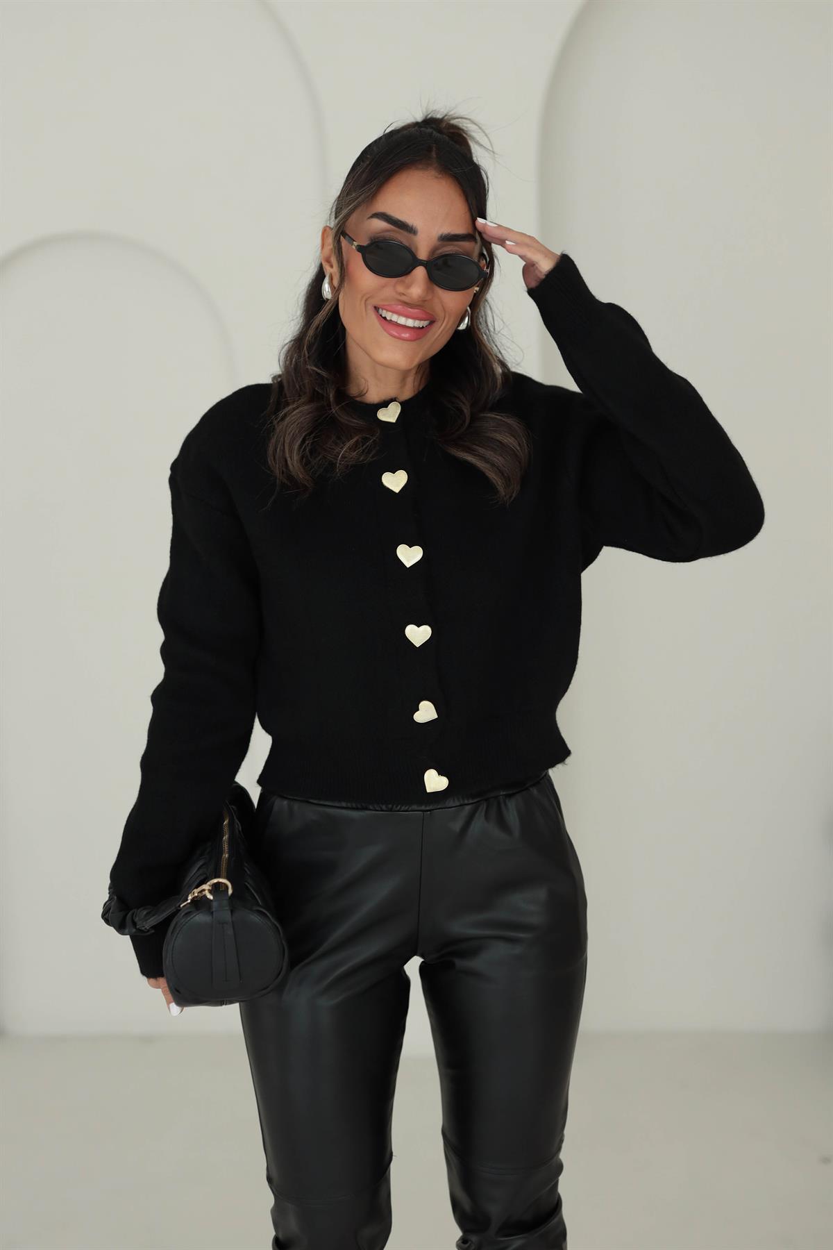 2236 Kalp Düğmeli Triko Hırka