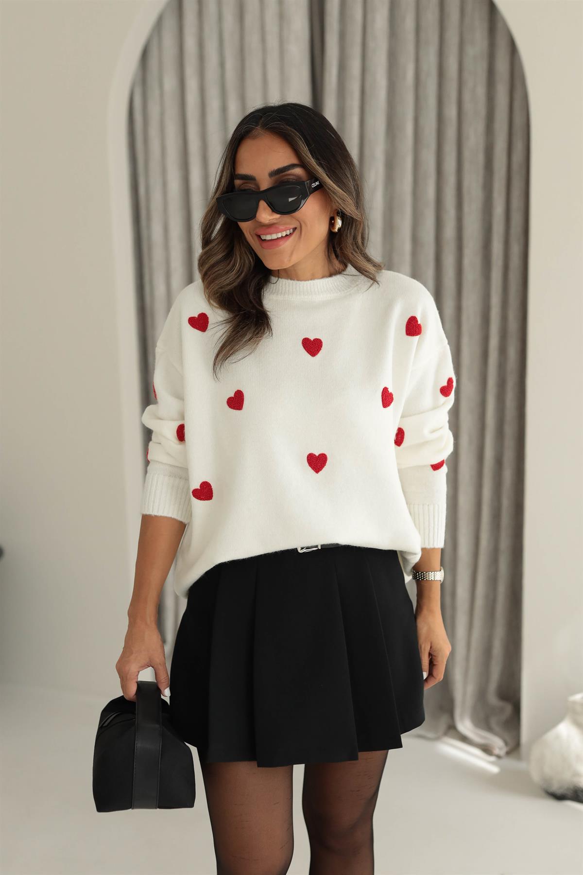 4380 Kalp Detaylı Kazak