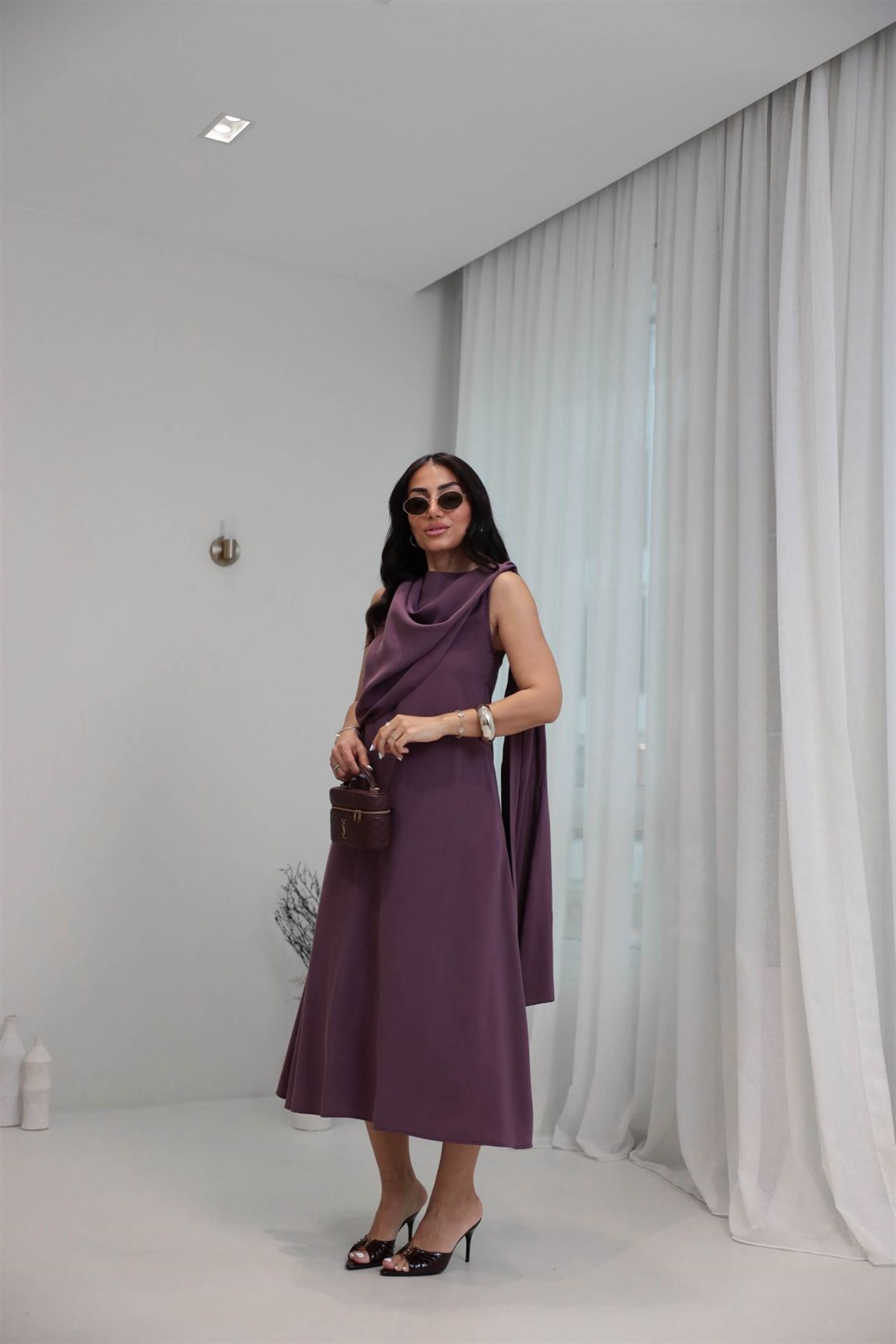 3419 Şal Detaylı Tencel Kumaş Sıfır Kol Elbise MÜRDÜM