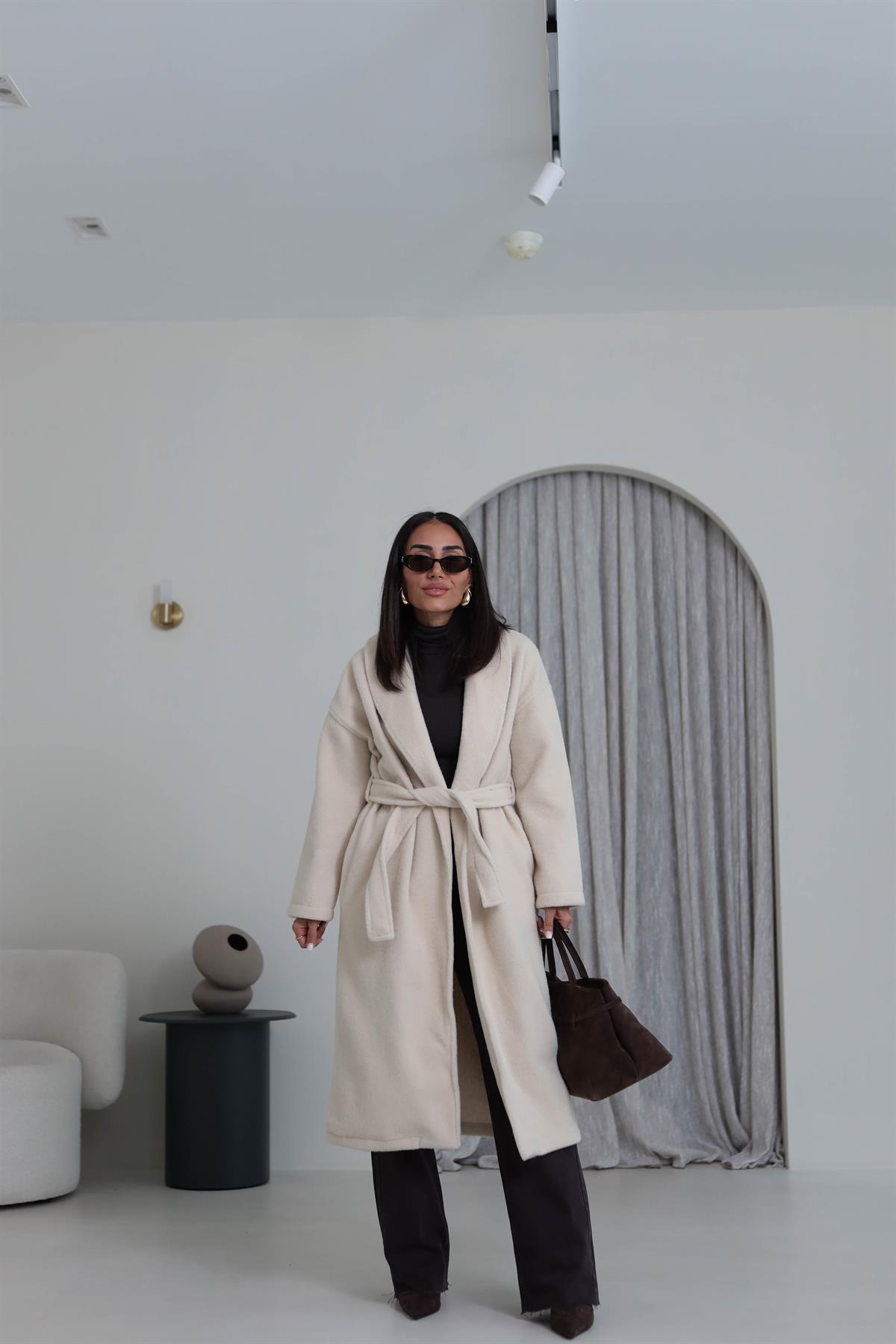 9533 Şal Yaka Kuşaklı Kaban KREM