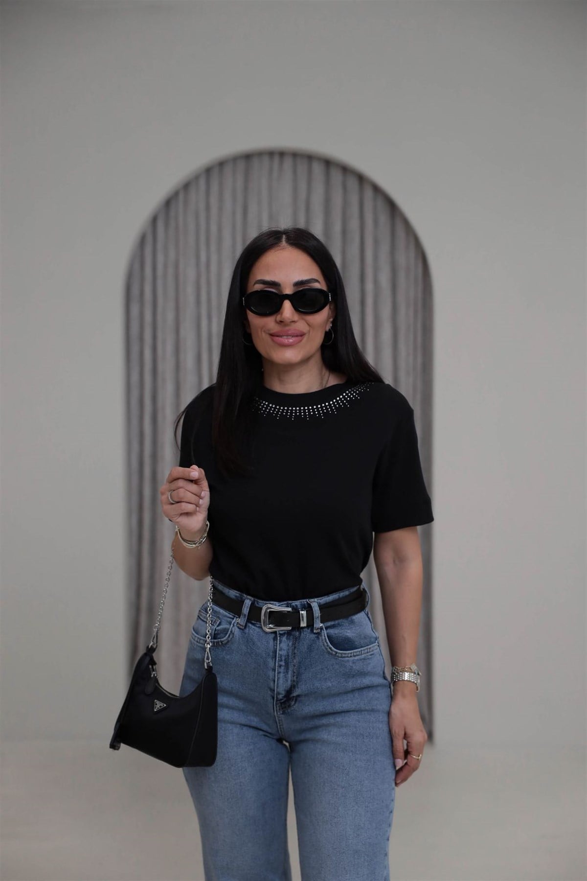 0224 Yakası Taşlı Pamuklu Massi Tshirt SİYAH