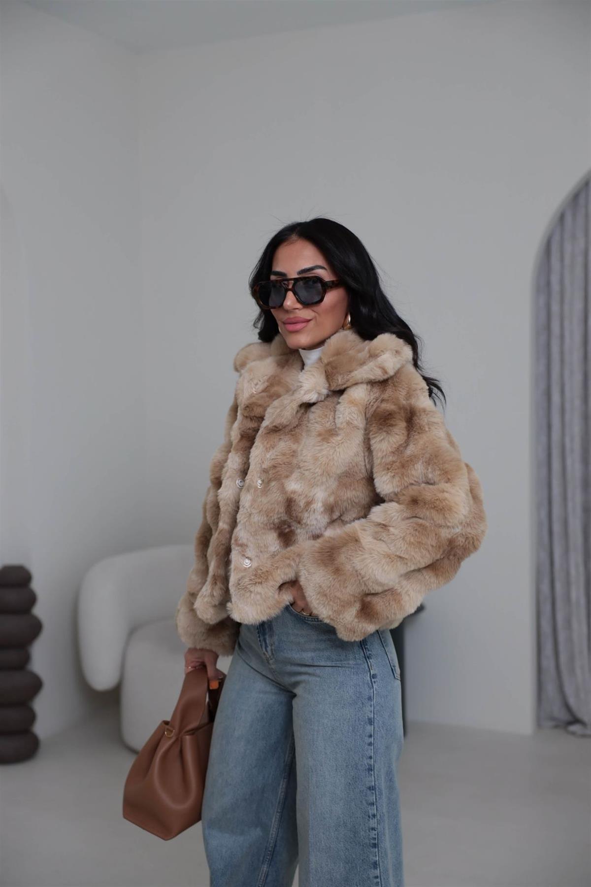 1297 Yakalı Çıtçıtlı Yumoş Kürk BEJ