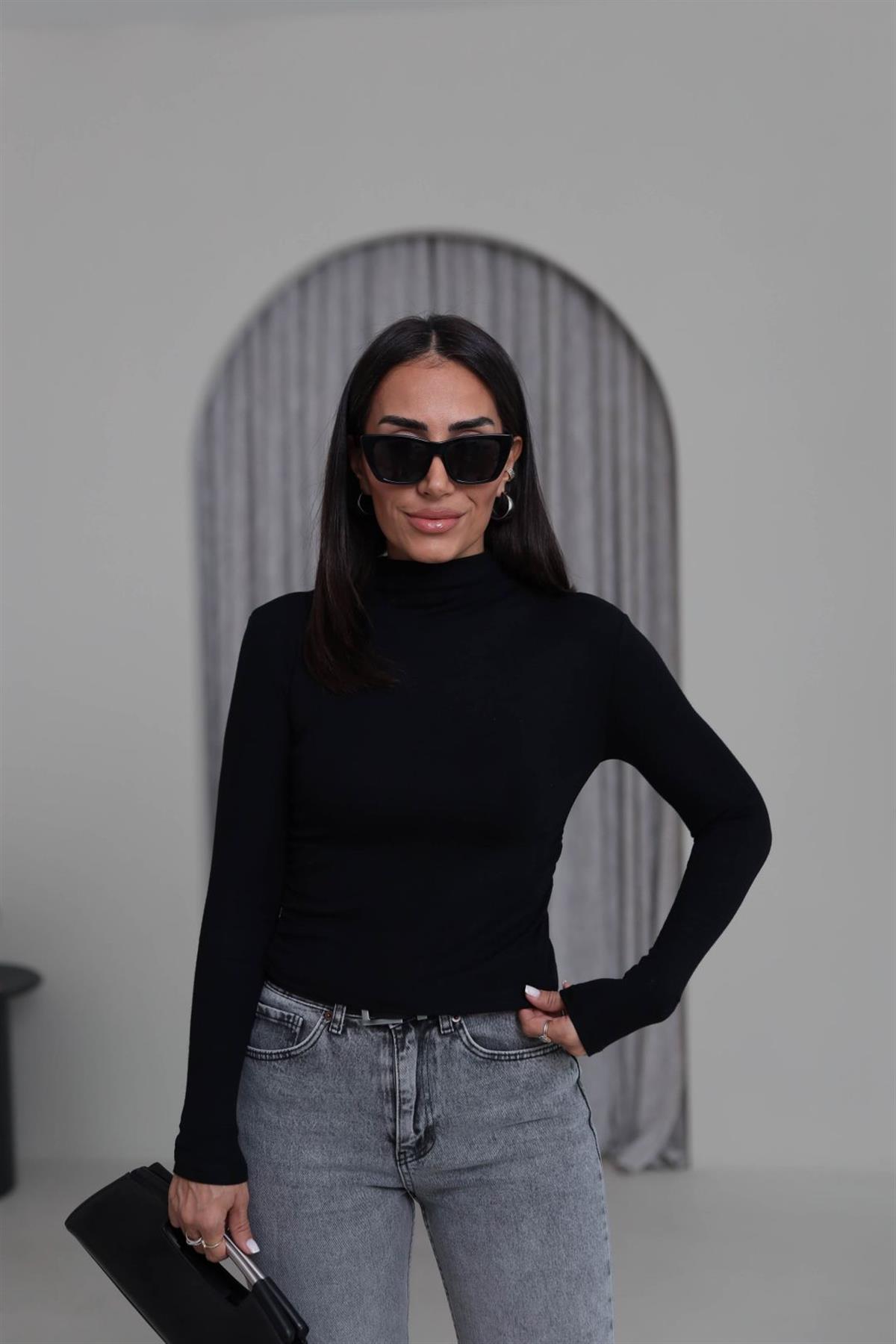 5048 Yandan Büzgülü Bluz SİYAH