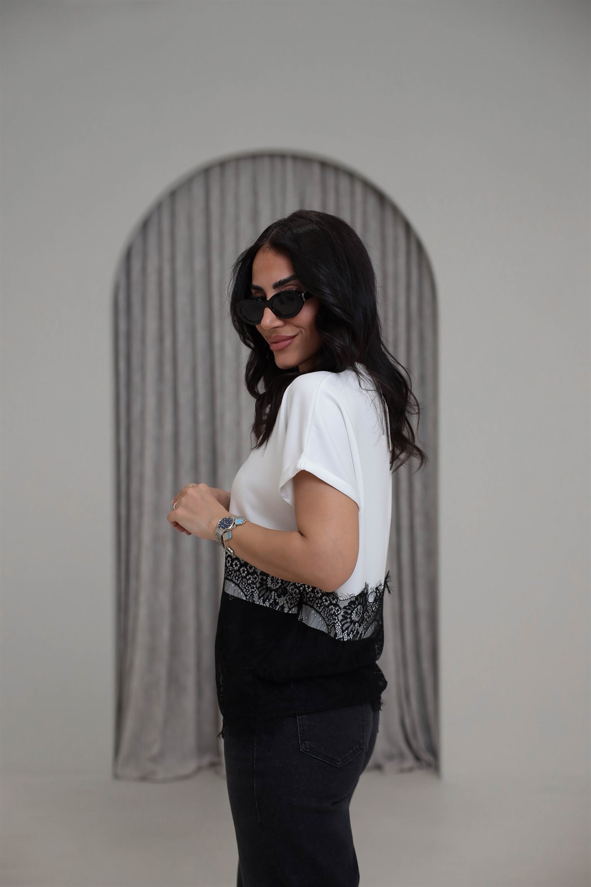 Dantel Garnili Düşük Omuz Tshirt EKRU