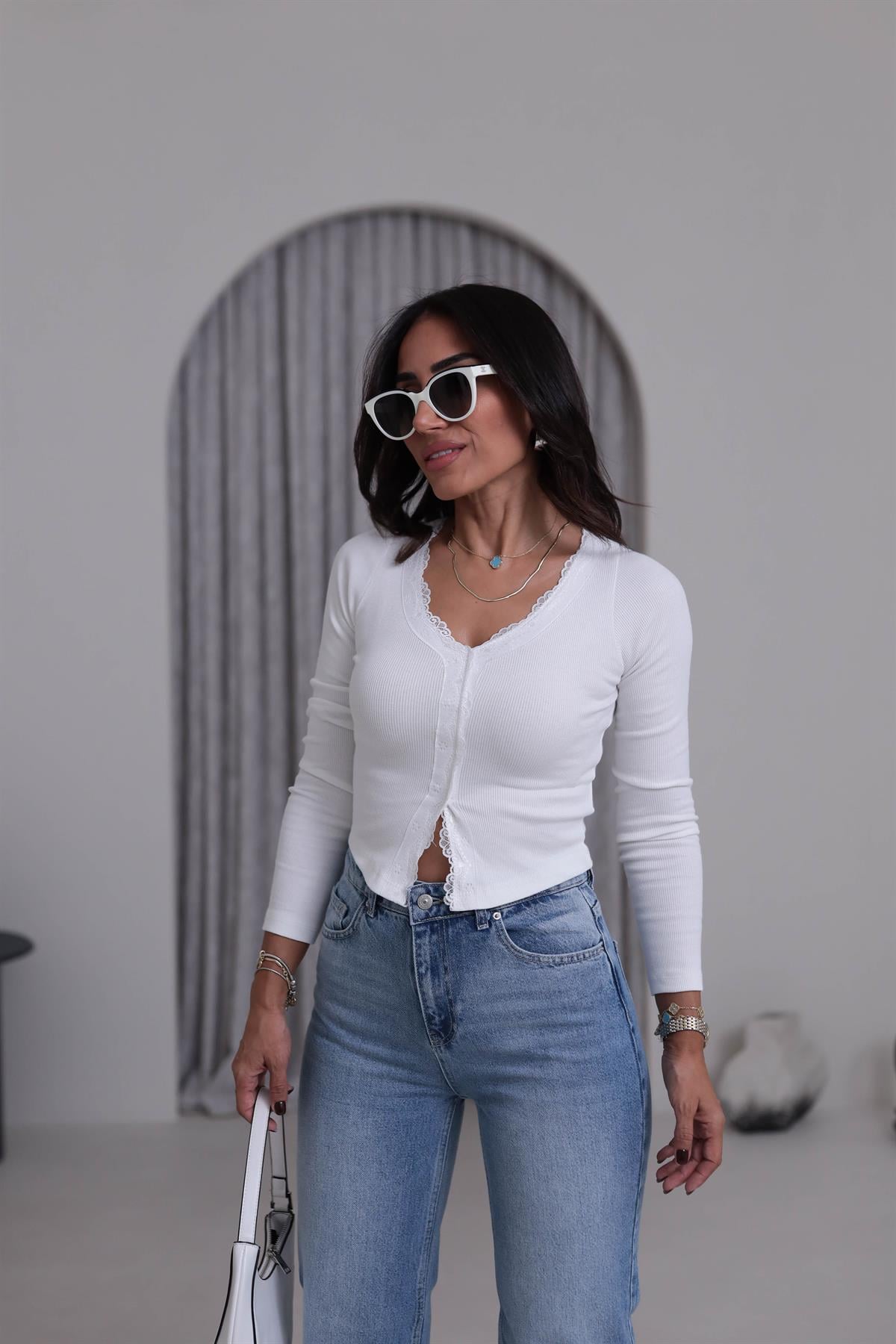 1046 Dantel Detaylı V Yaka Kaşkorse Bluz EKRU