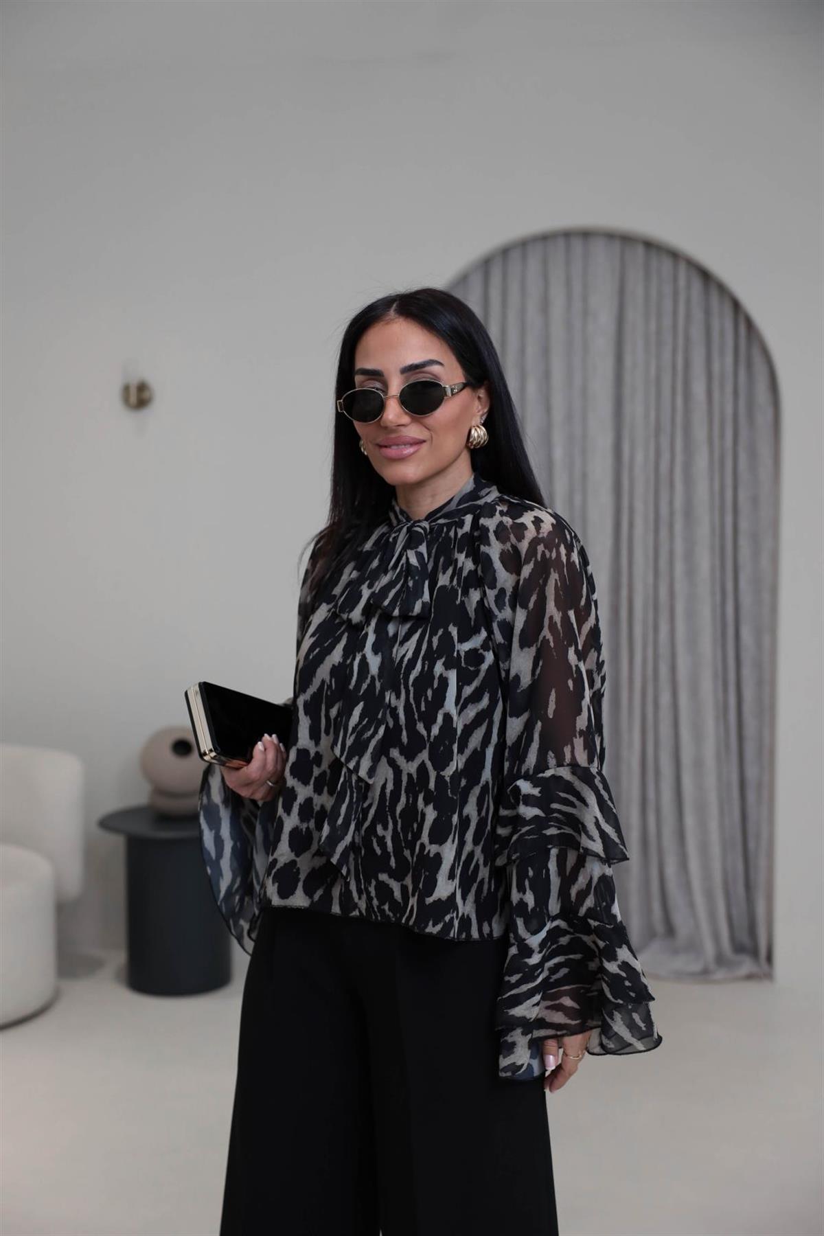 5024 Fularlı Kolları Volanlı Desenli Şifon Bluz SİYAH