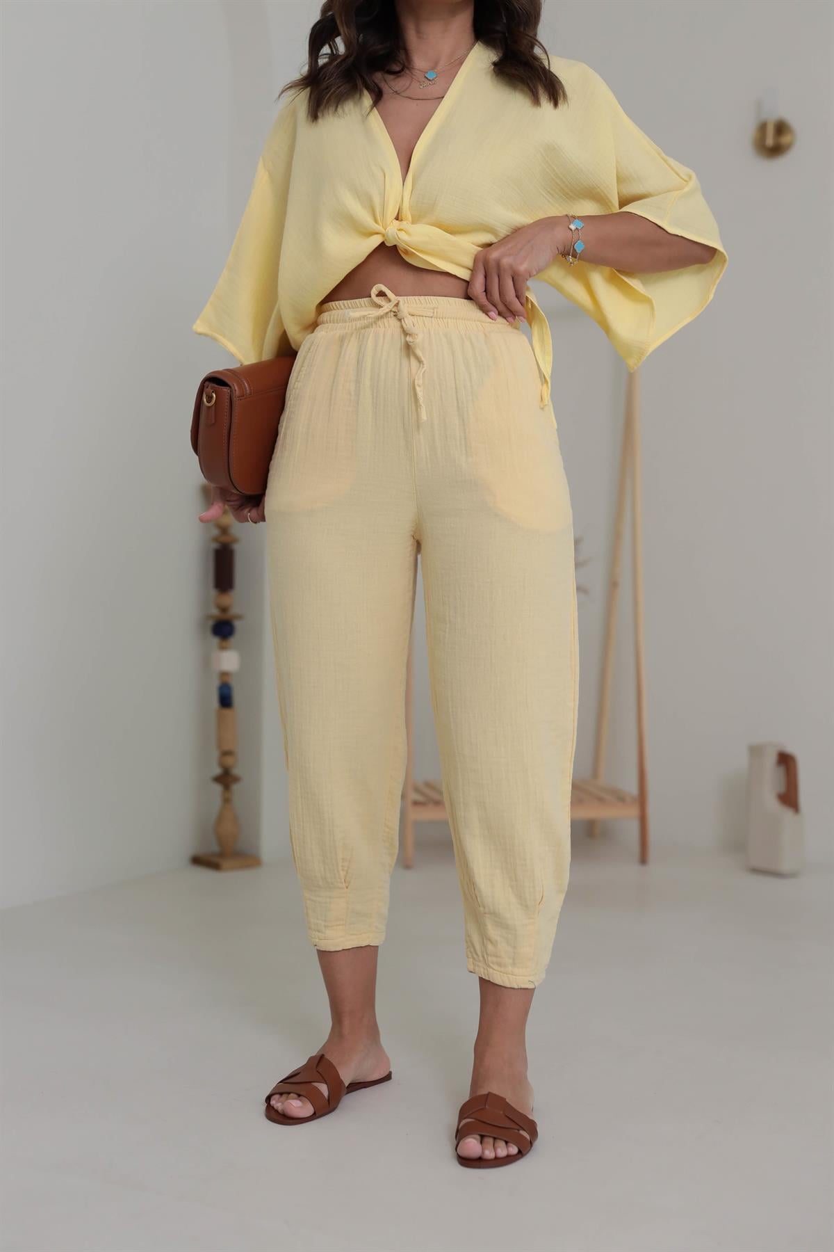 0255Y Paçası Pensli Müslin Pantolon AÇIK SARI