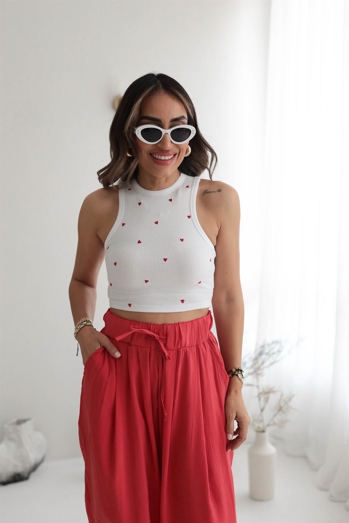 0819 Kalp Nakışlı Crop Top