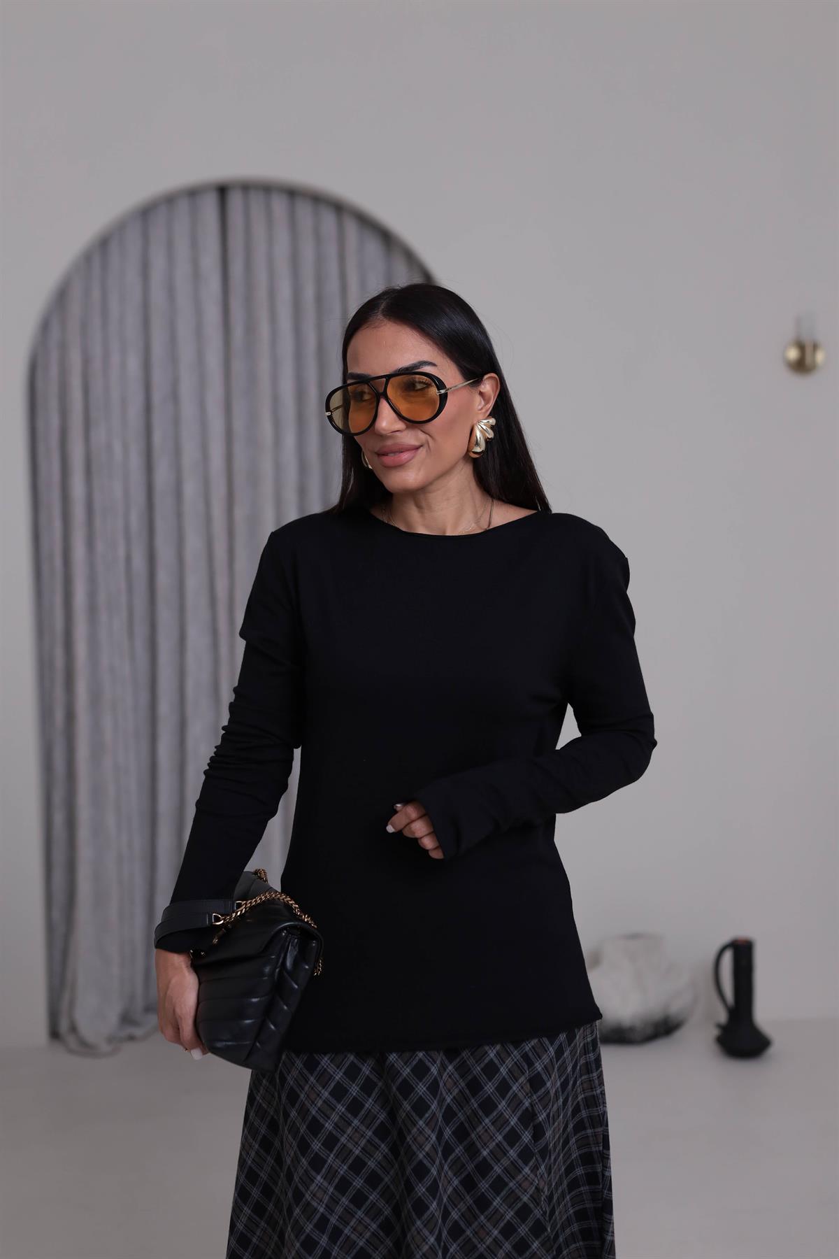 Kayık Yaka Yumuşak Dokulu Triko Bluz SİYAH