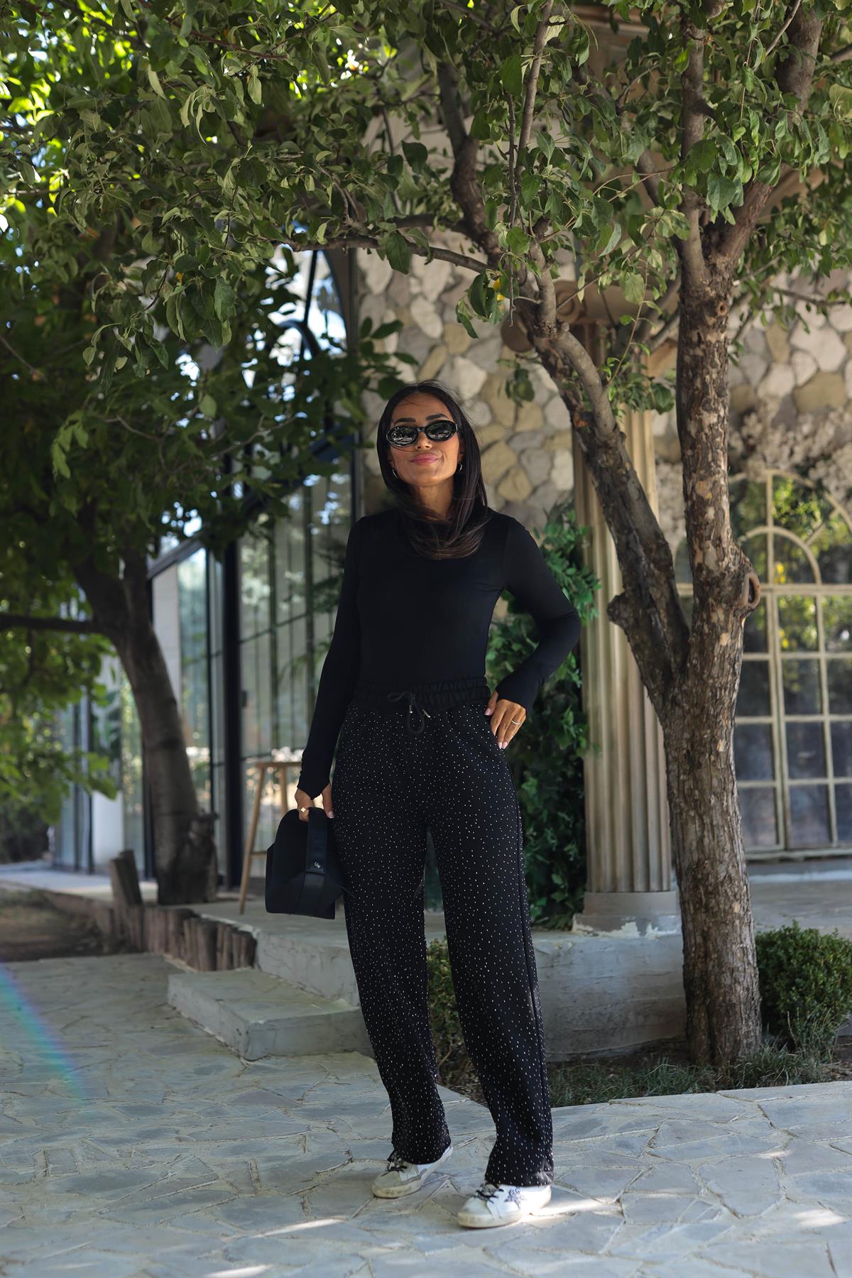 5773 Yüksek Bel Geniş Paça Taşlı Eşofman Altı SİYAH