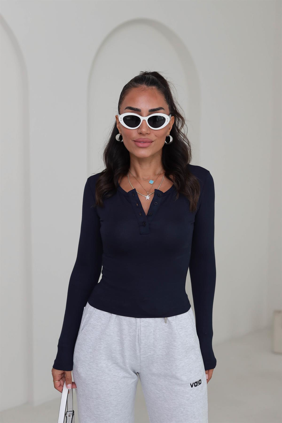 1040 Bisiklet Yaka Düğmeli Yumuşak Body LACİVERT