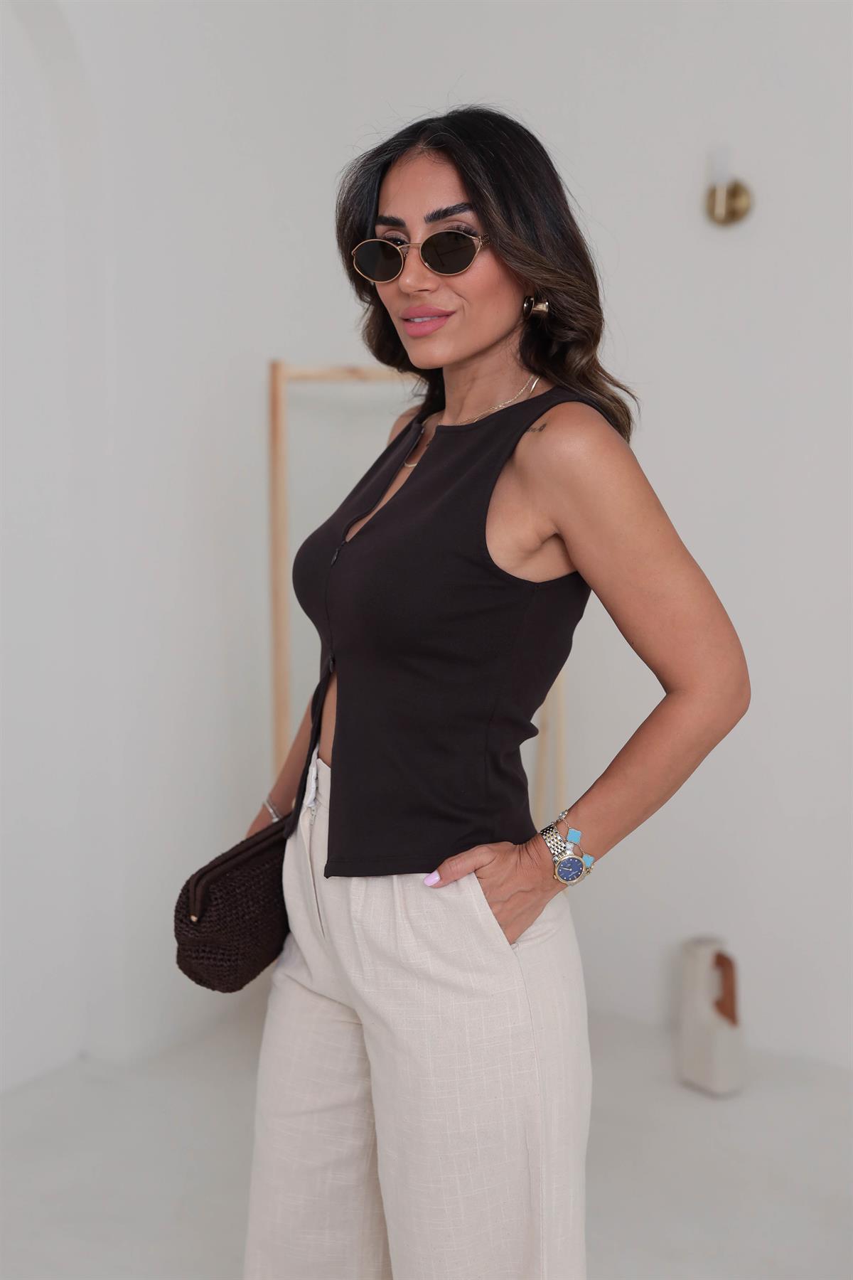 1764 Fermuar Detaylı Sıfır Kol Pamuklu Bluz KAHVE