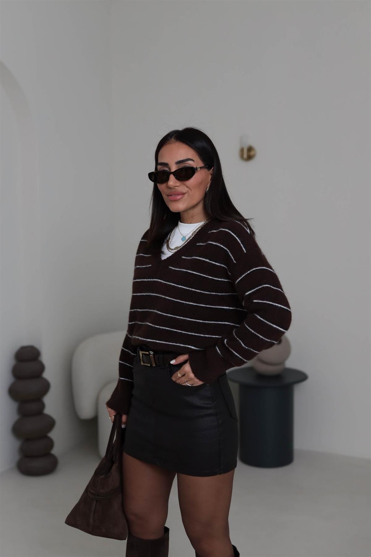 4969 Çizgili V Yaka Triko Kazak ACI KAHVE