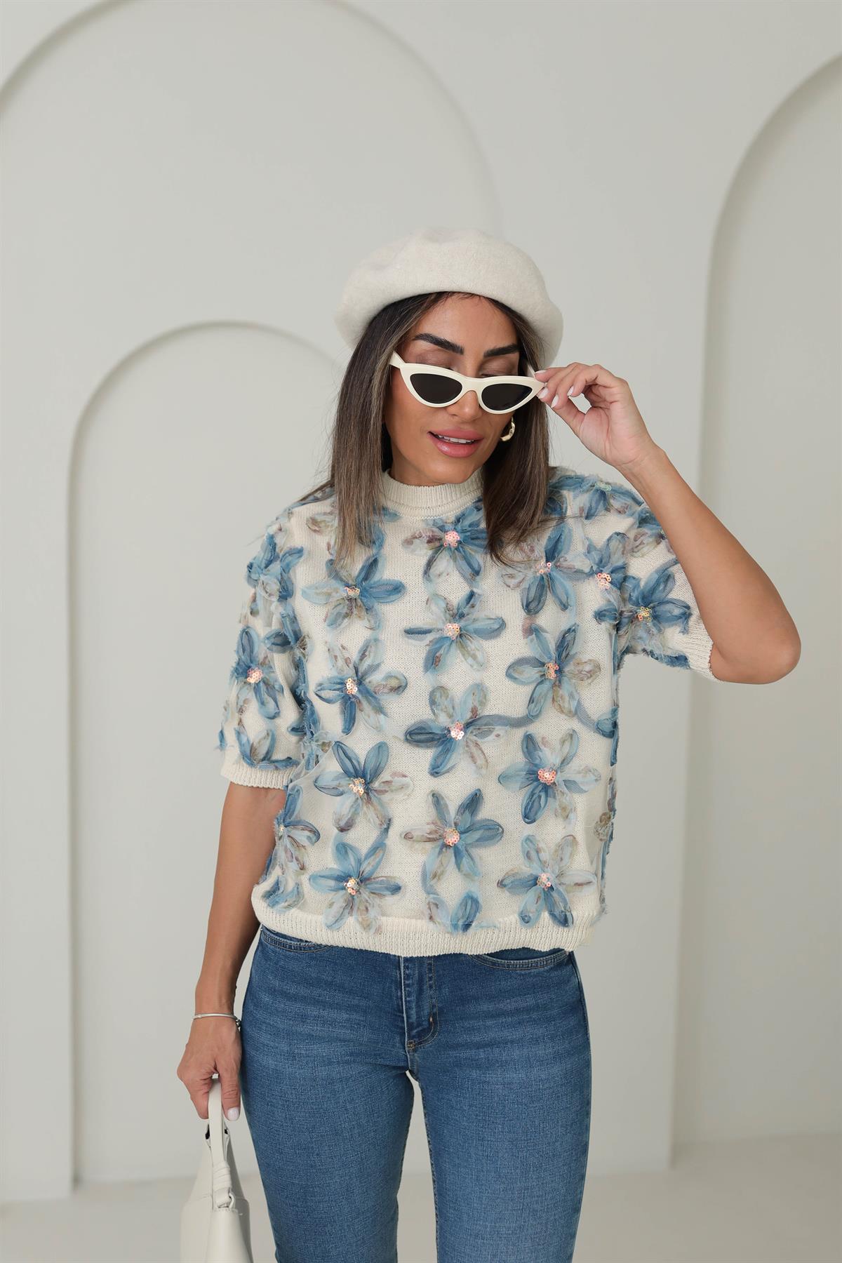 Bisiklet Yaka Pul ve Çiçek Detaylı Tüllü Kısa Kol Triko EKRU