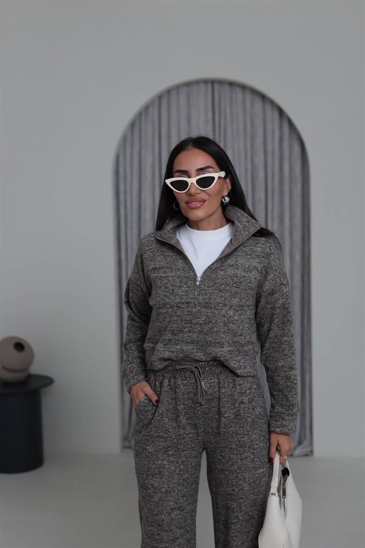 5750 Dik Yaka Yarım Fermuarlı Yumoş Dokulu Takım VİZON