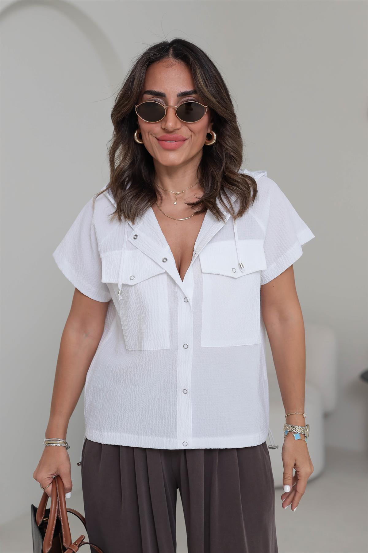 3036 Kapşonlu Önden Çıtcıtlı Kısa Kol Tasarım Gömlek BEYAZ