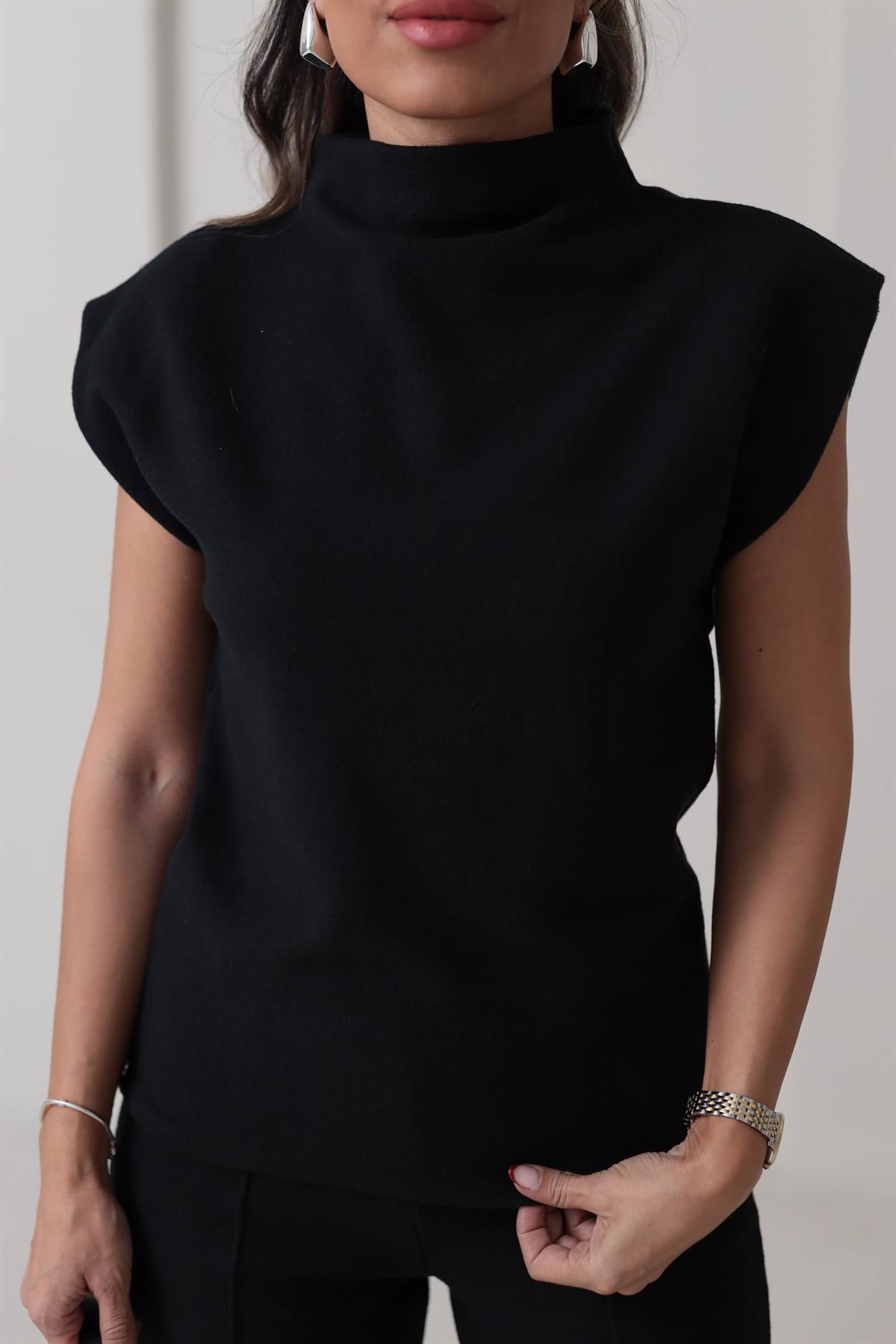 1342 Dik Yaka Örme Kumaş Bluz SİYAH