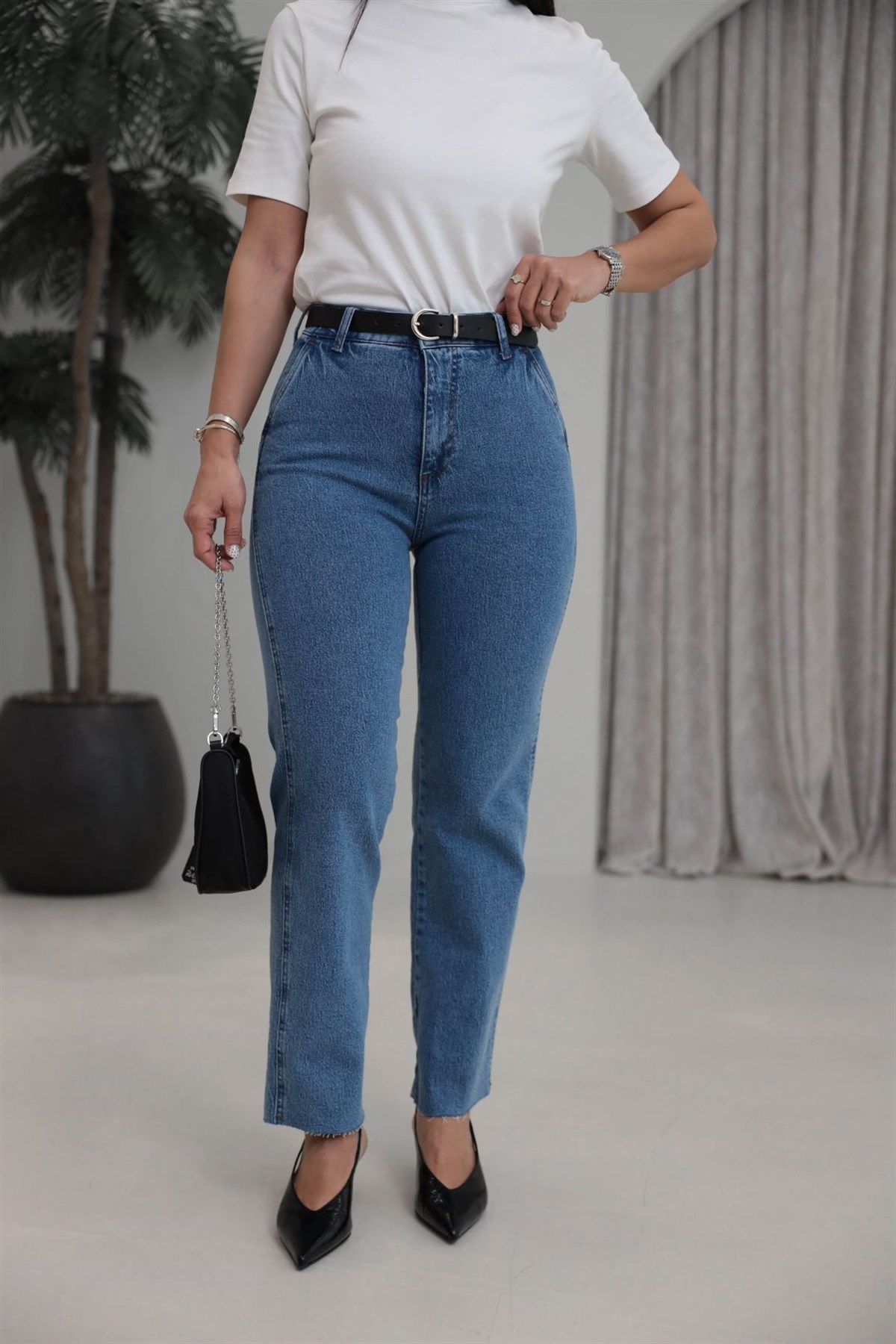 127 Kemerli Paçası Kesik Boyfit Jean MAVİ