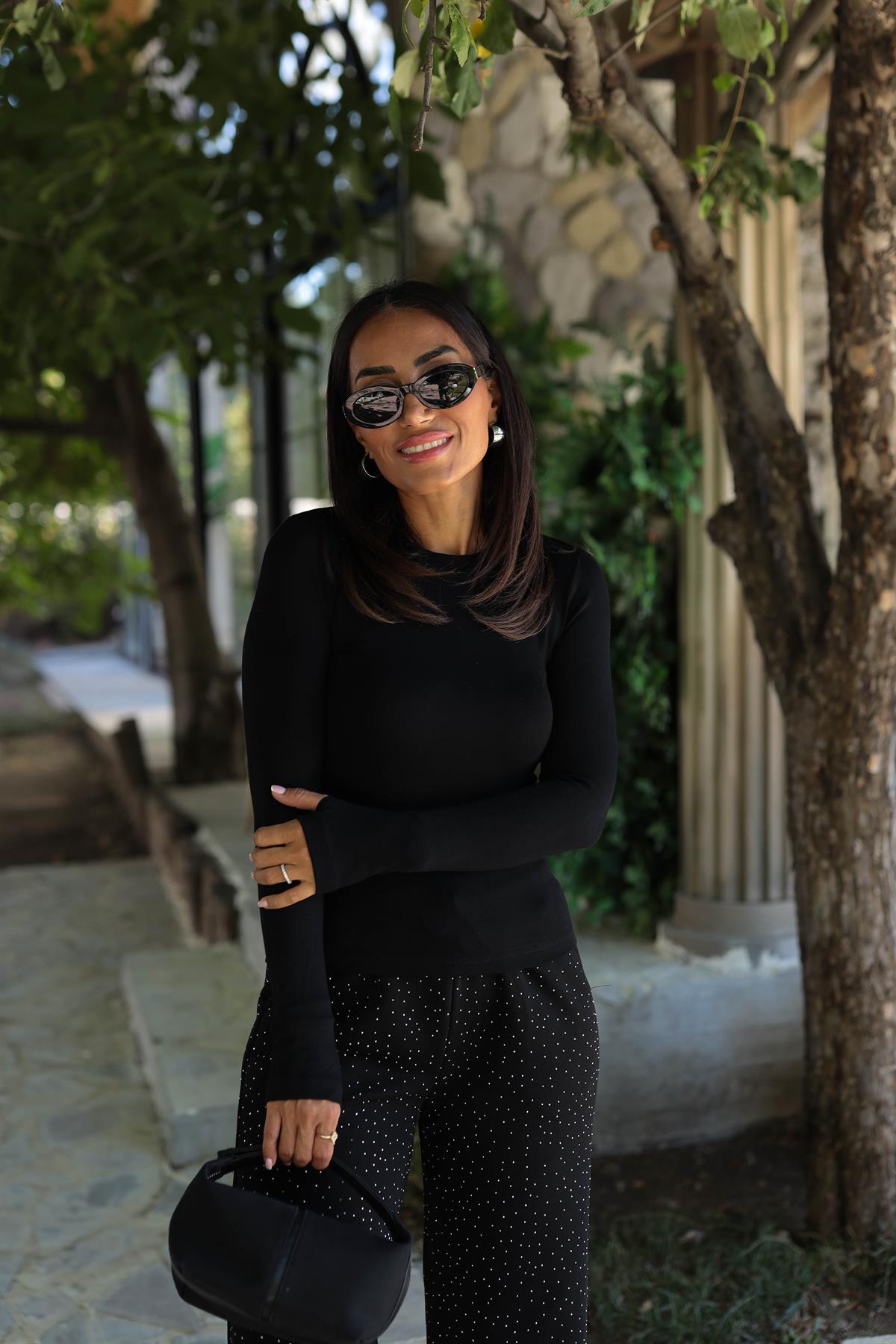 139 Parmak Geçmeli Yumuşak Doku Body SİYAH