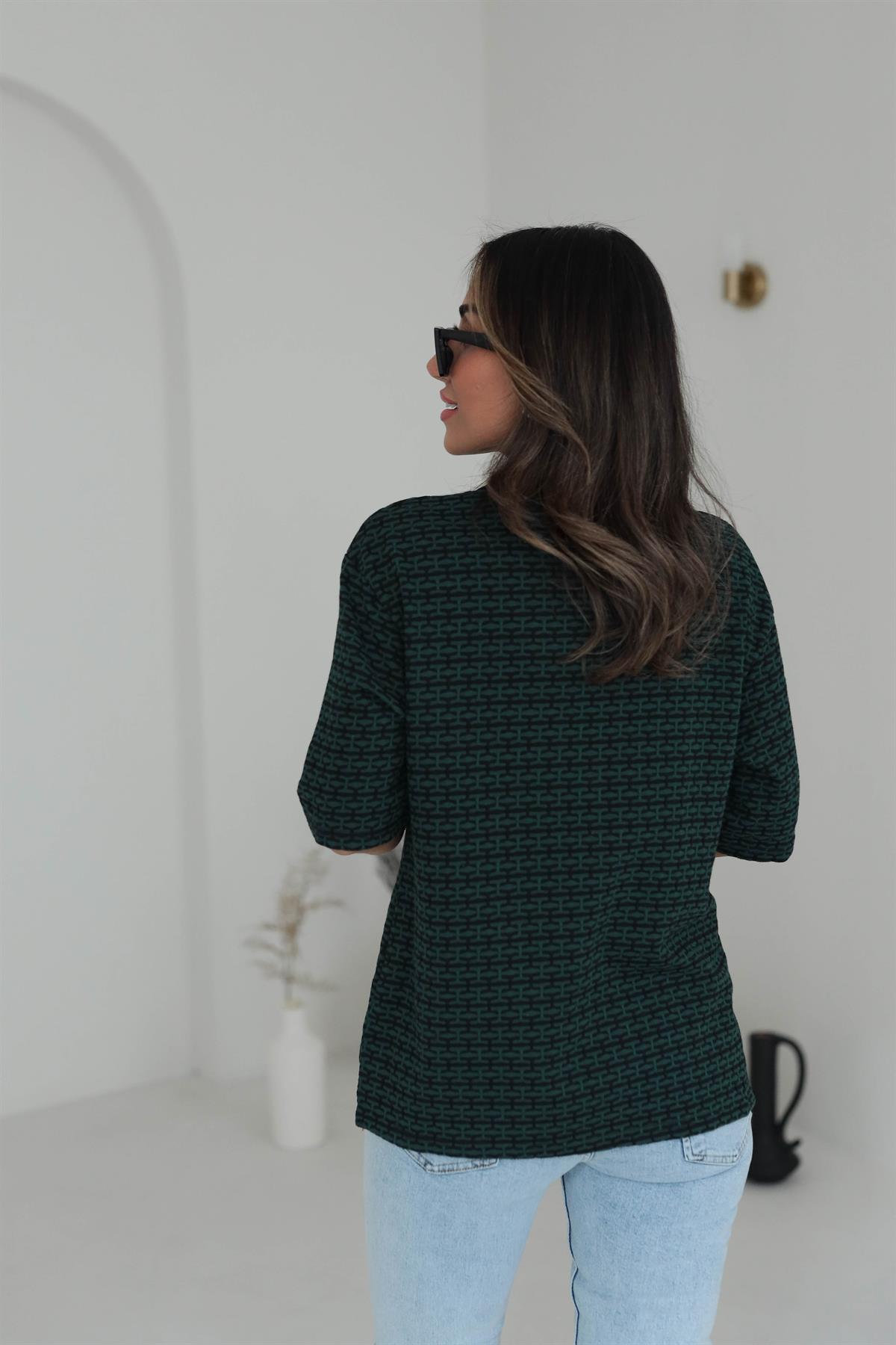 Polo Yaka Önden Fermuarlı Desenli Tshirt