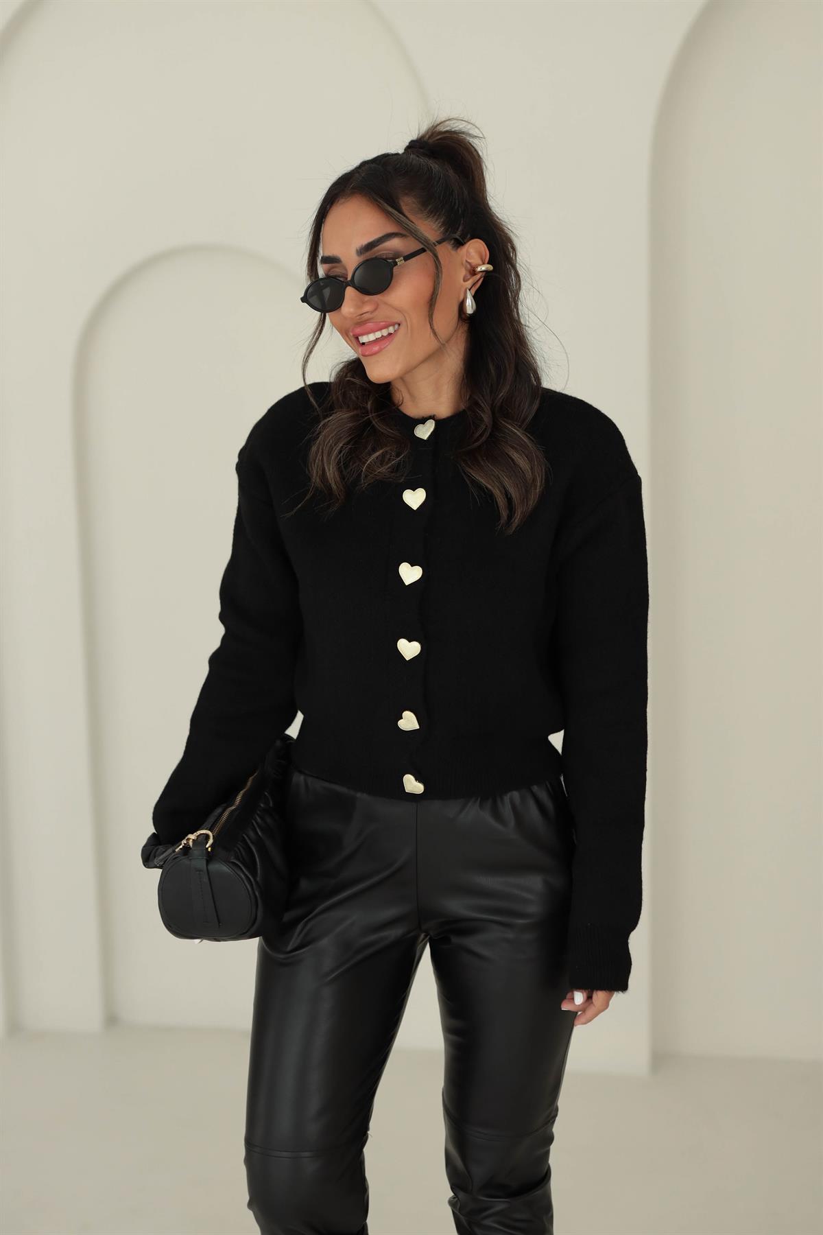 2236 Kalp Düğmeli Triko Hırka