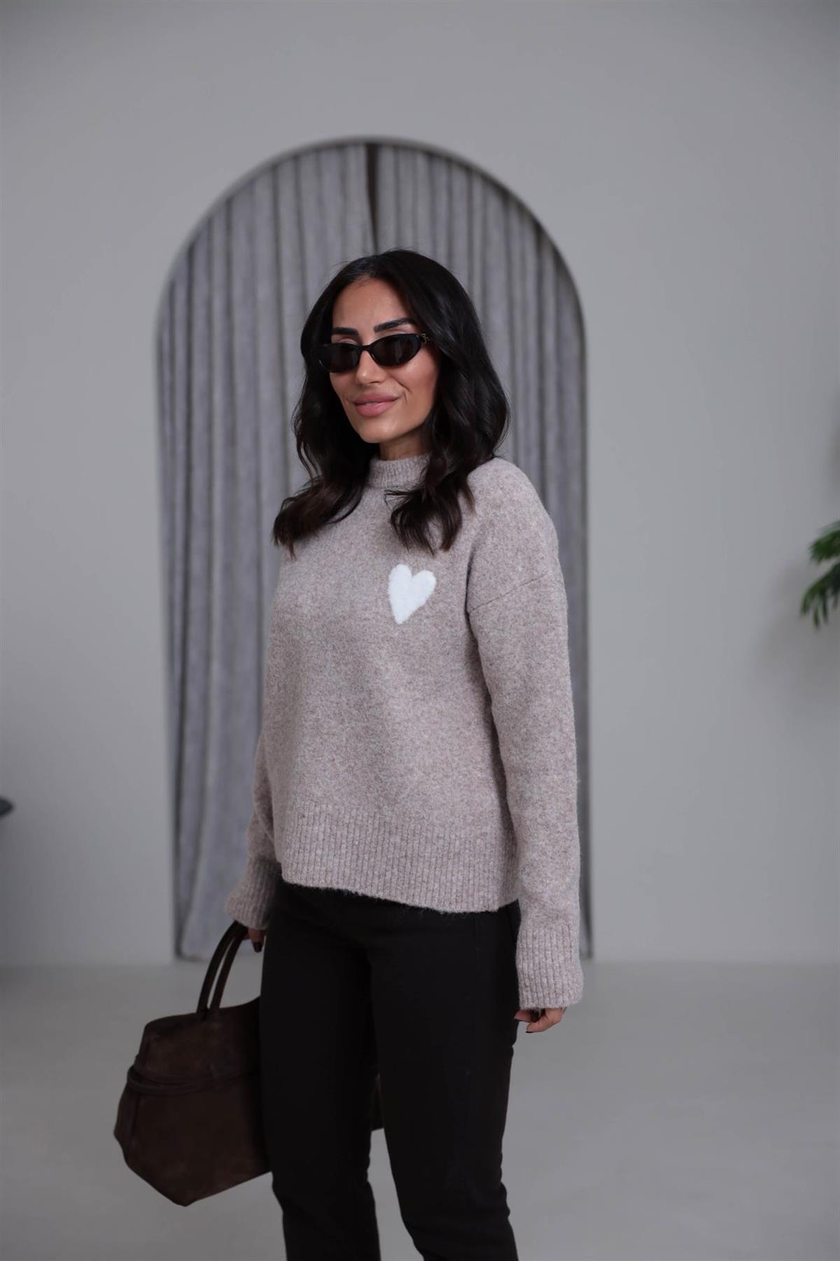 0837 Bisiklet Yaka Kalp Detaylı Triko Kazak VİZON