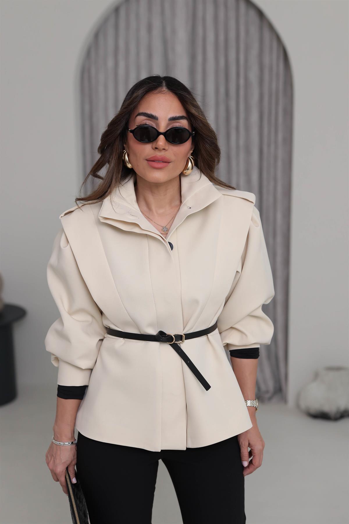 Omuzları Apoletli Gizli Düğmeli Kemerli Tasarım Ceket BEJ