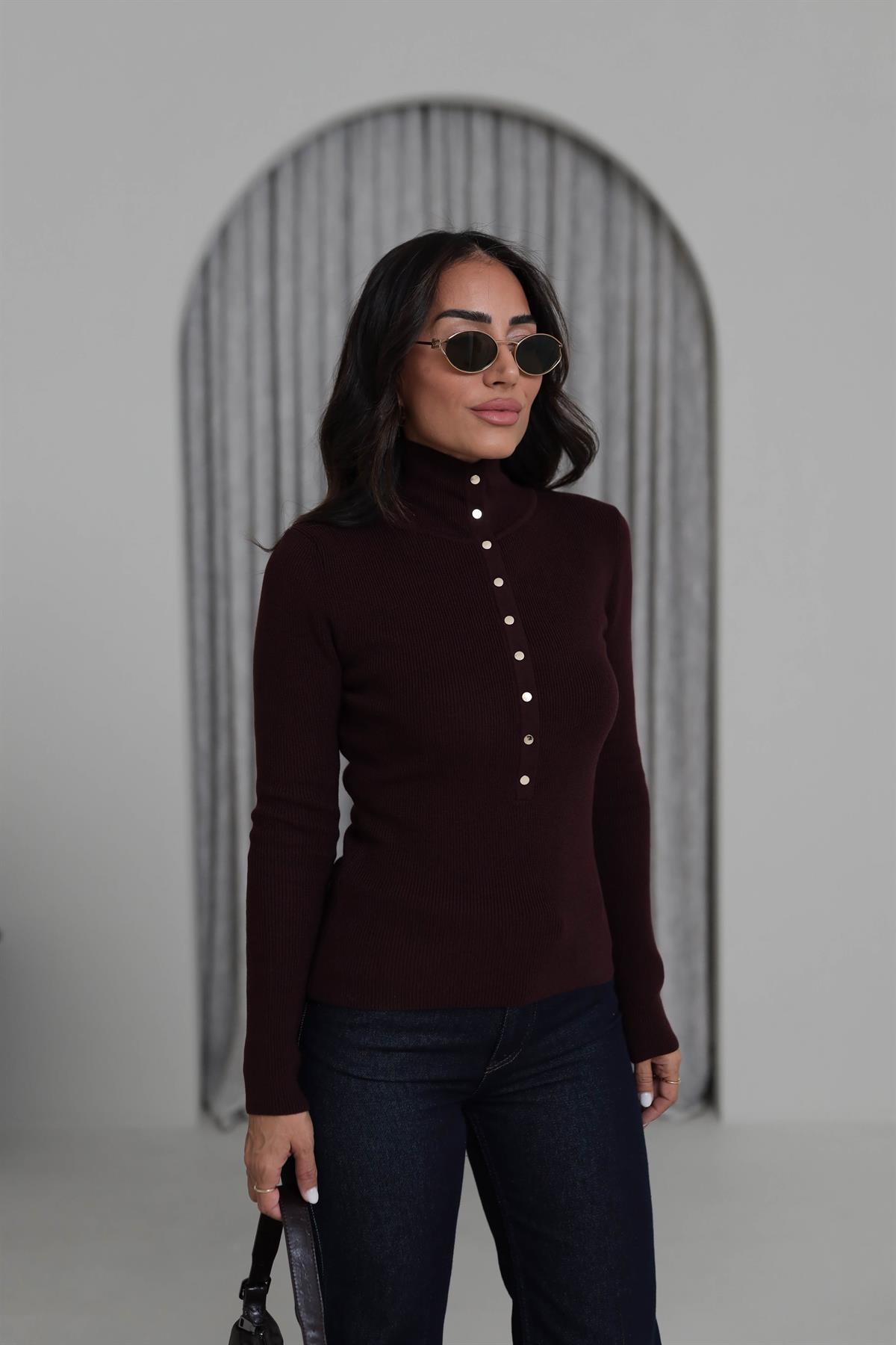 0686 Dik Yaka Çıtçıtlı Triko Kazak BORDO