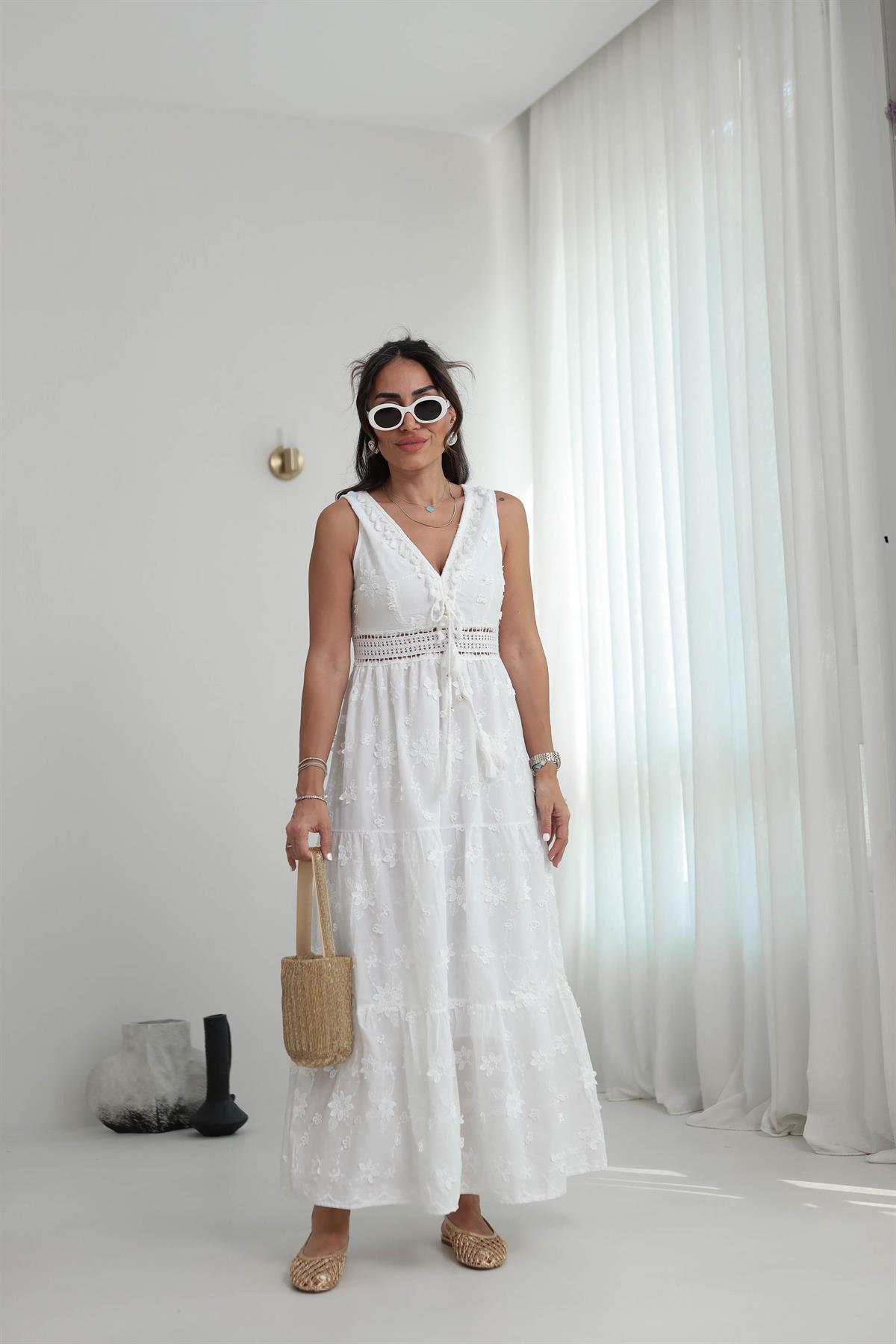 8231 V Yaka Püskül Detay İşlemeli Elbise BEYAZ