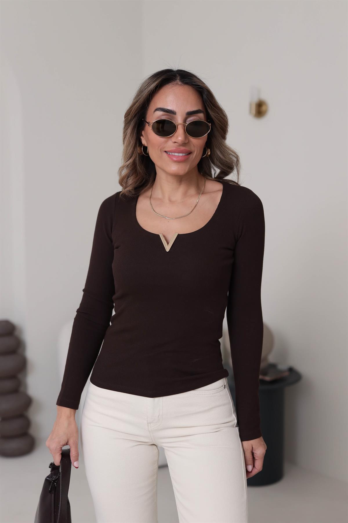 6334 V Gold Detaylı Uzun Kol Bluz KAHVE