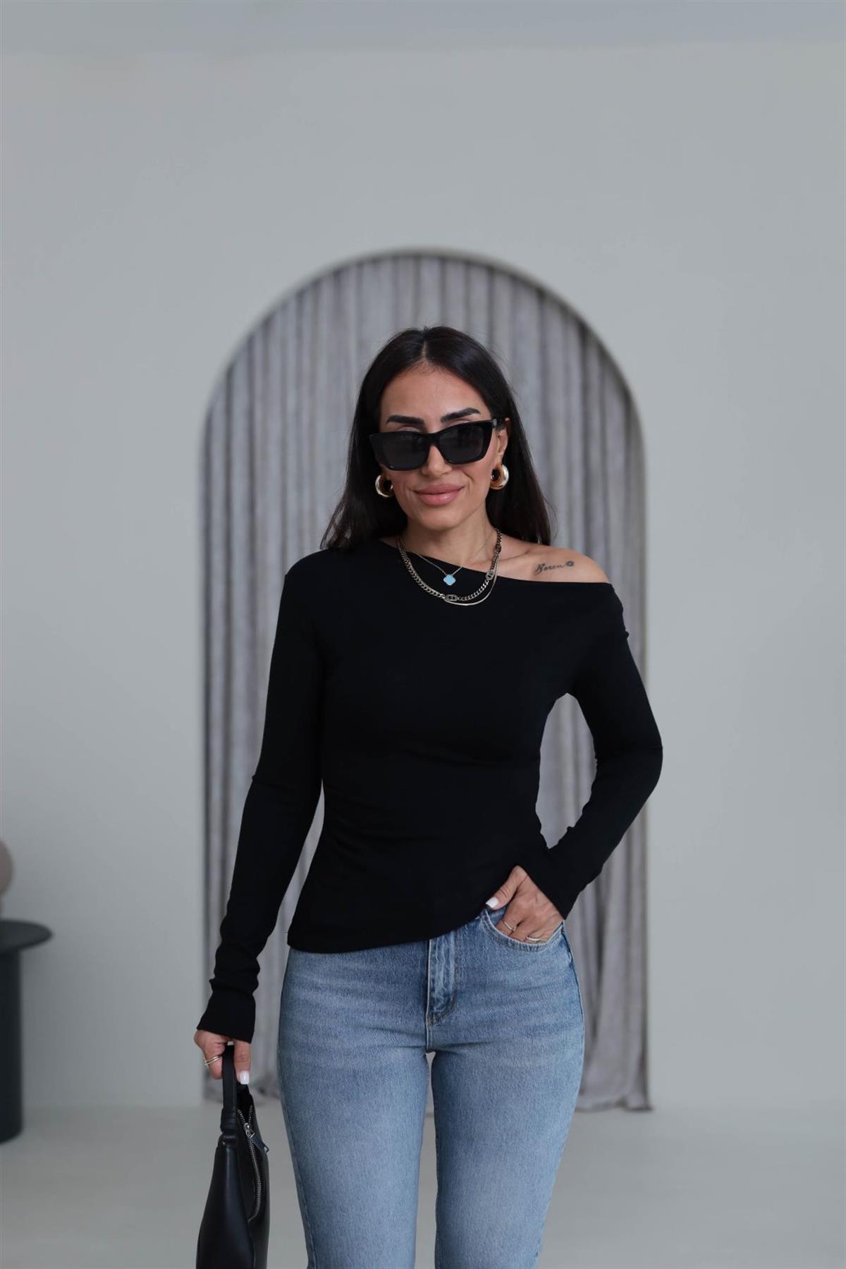 6527 Asimetrik Kesimli Kayık Yaka Drapeli Yumuşak Dokulu Bluz SİYAH