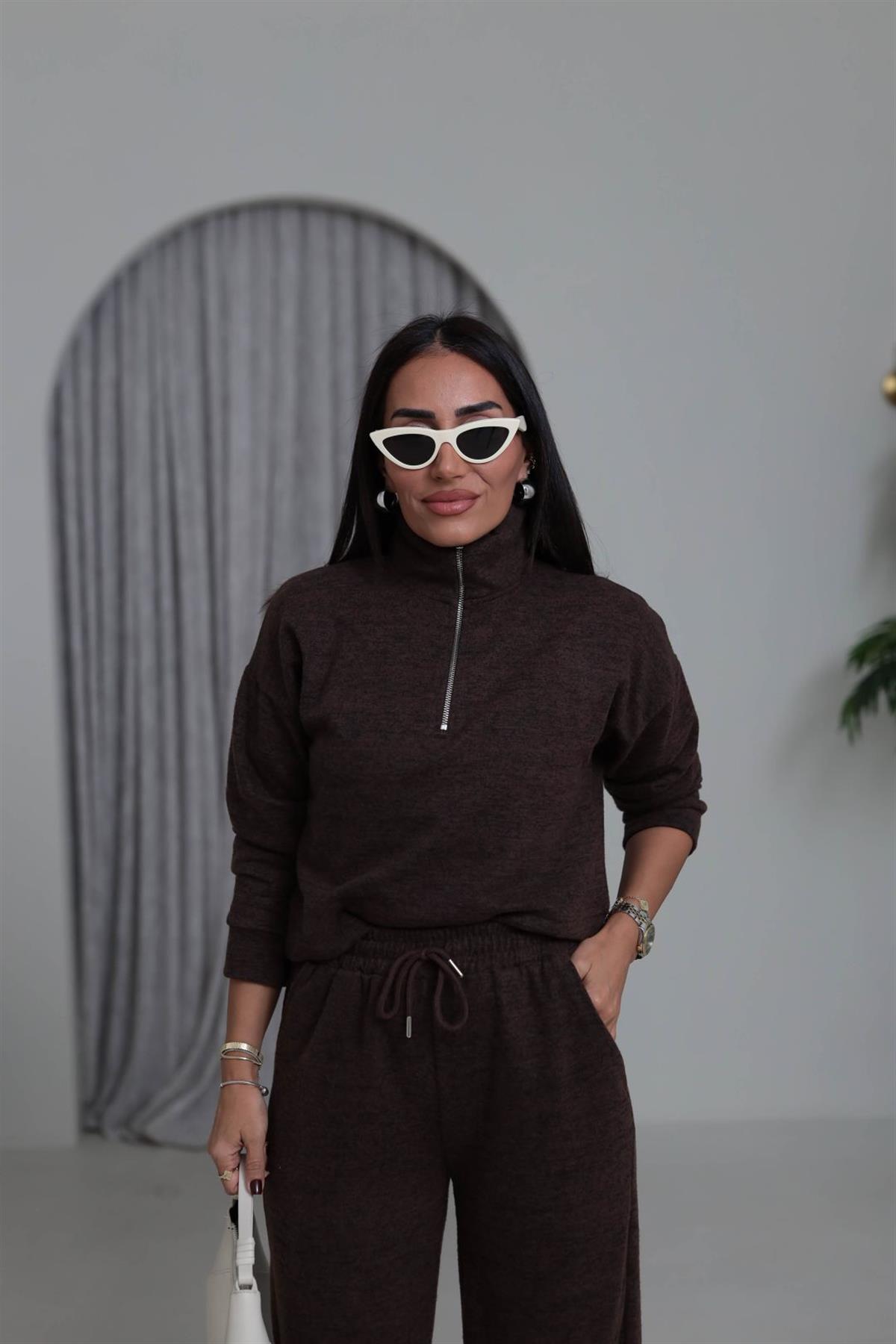 5750 Dik Yaka Yarım Fermuarlı Yumoş Dokulu Takım KAHVE