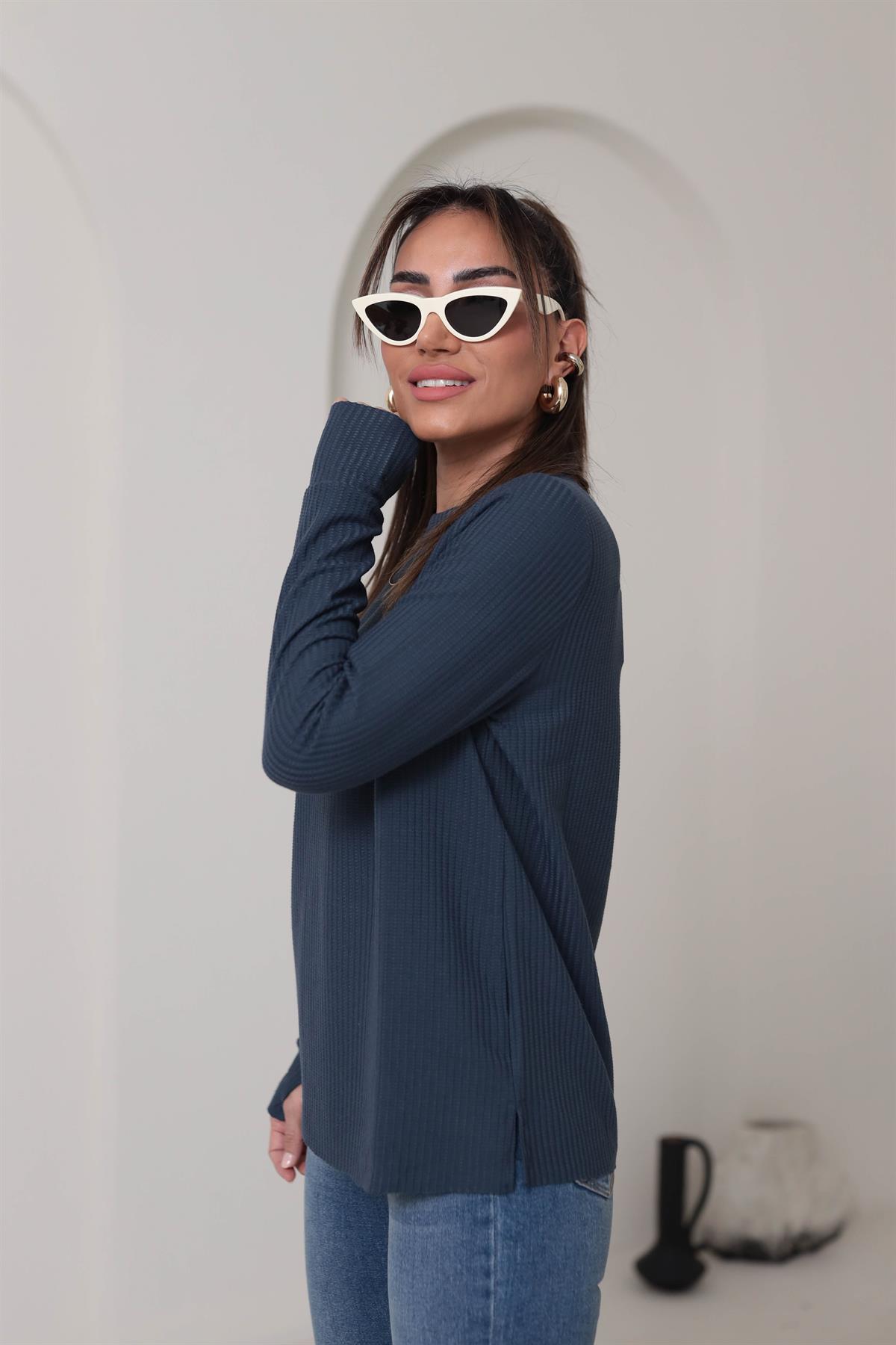 1206 Bisiklet Yaka Parmak Geçebilir Detaylı  Bluz LACİVERT