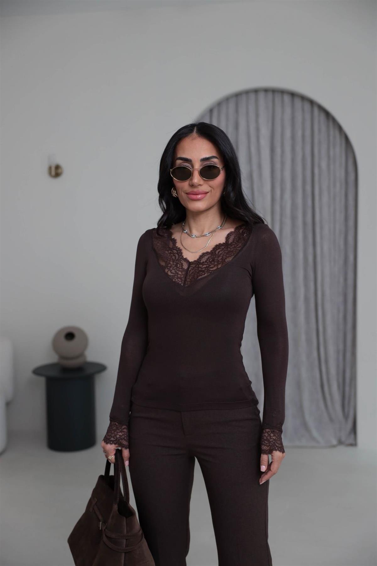 1041 V Yaka Dantel Detay İnti Body KAHVE