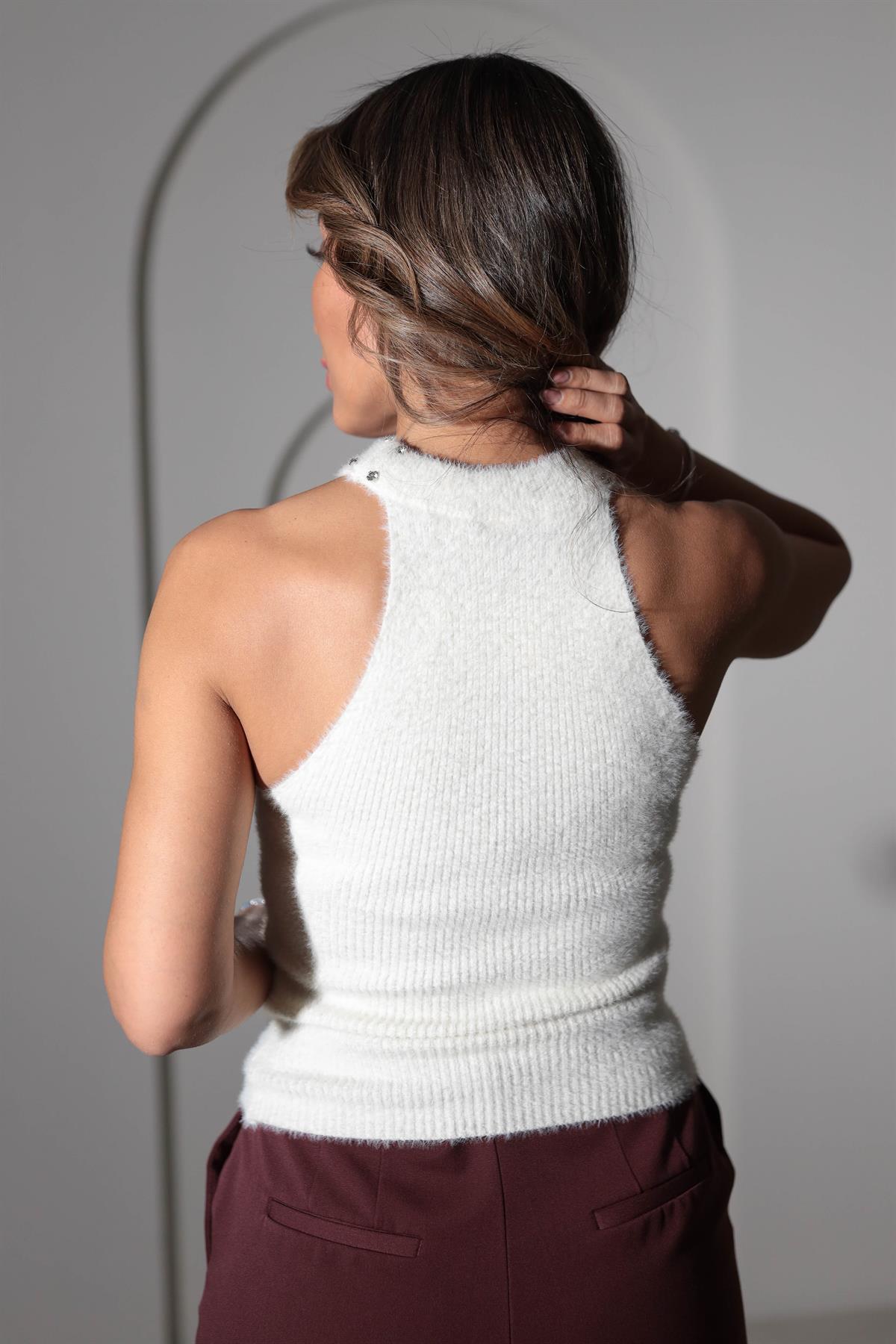 0291 Angora Yakası İncili Taşlı Kolsuz Bluz EKRU