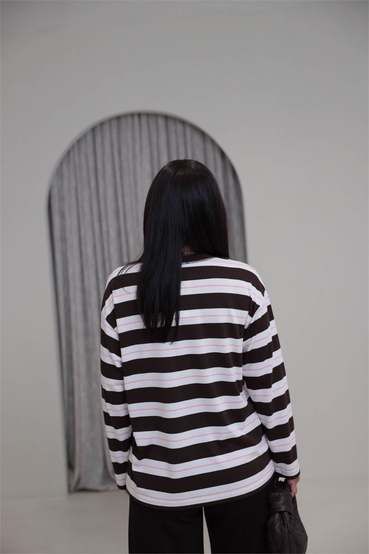 6357 Çizgi Detaylı Yumuşak Kumaş Sweatshirt KAHVE
