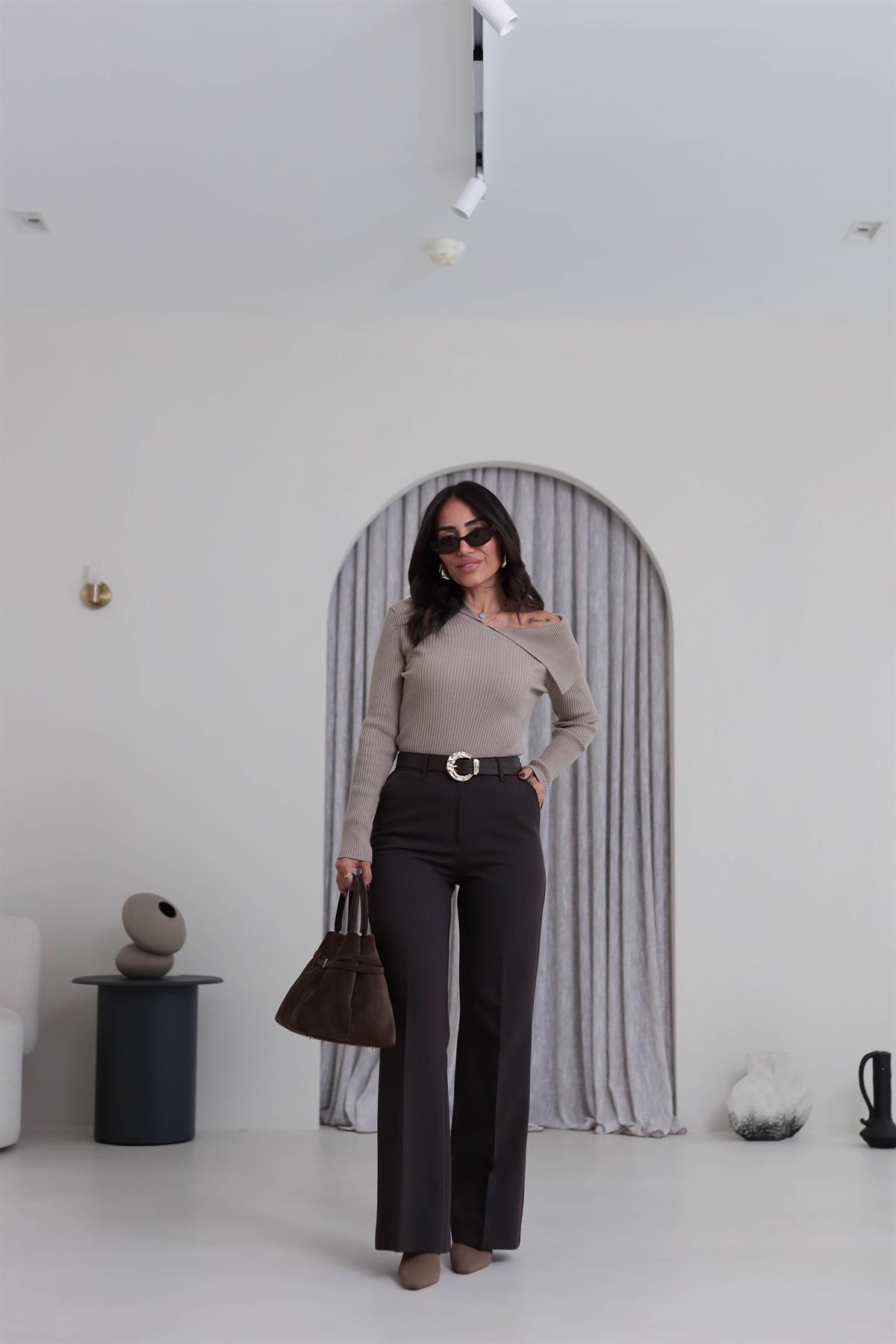 0815 Asimetrik Yaka Fitilli Triko Kazak VİZON