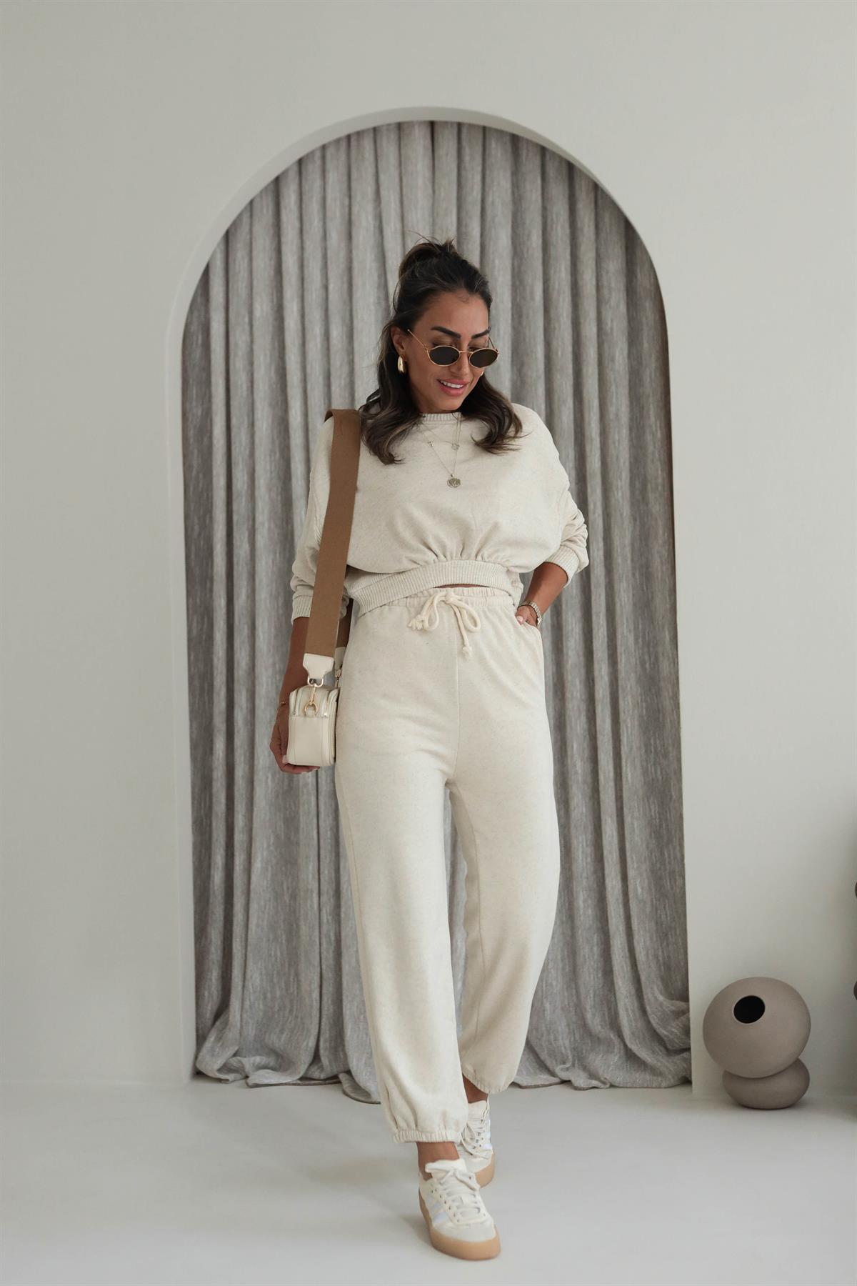 0912 Bisiklet Yaka Ribana Detaylı Eşofman Takımı