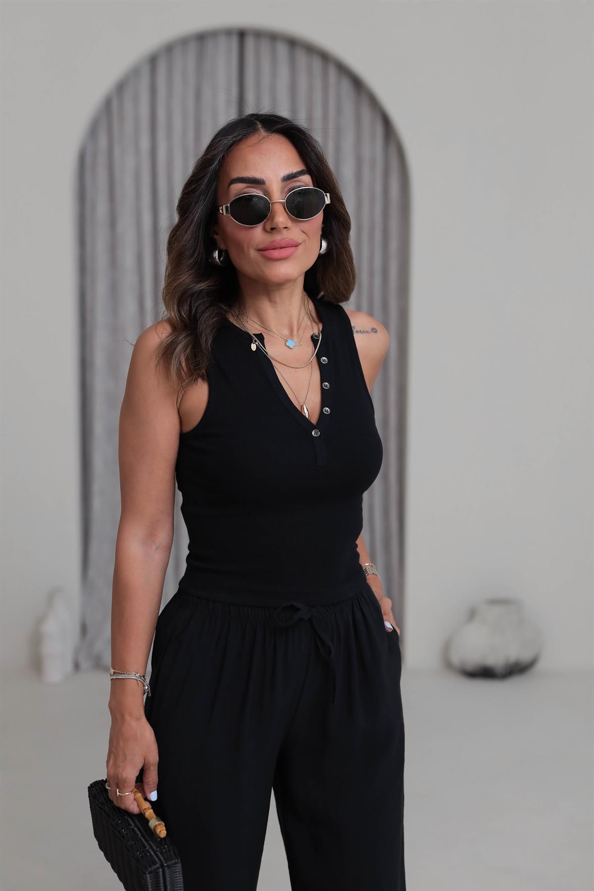 1005 Yıkama Efektli Düğmeli Crop Top SİYAH