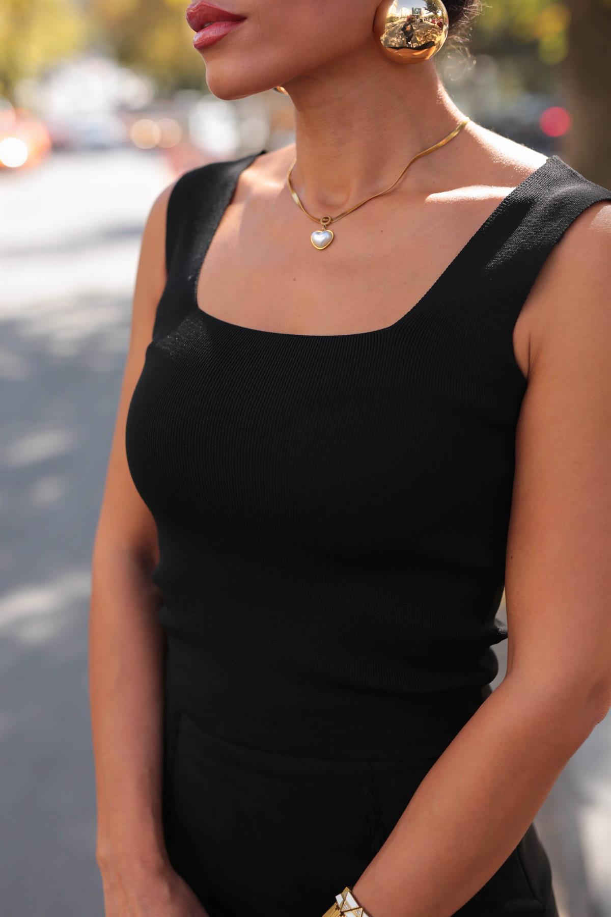 0002 Kare Yaka Triko Atlet SİYAH